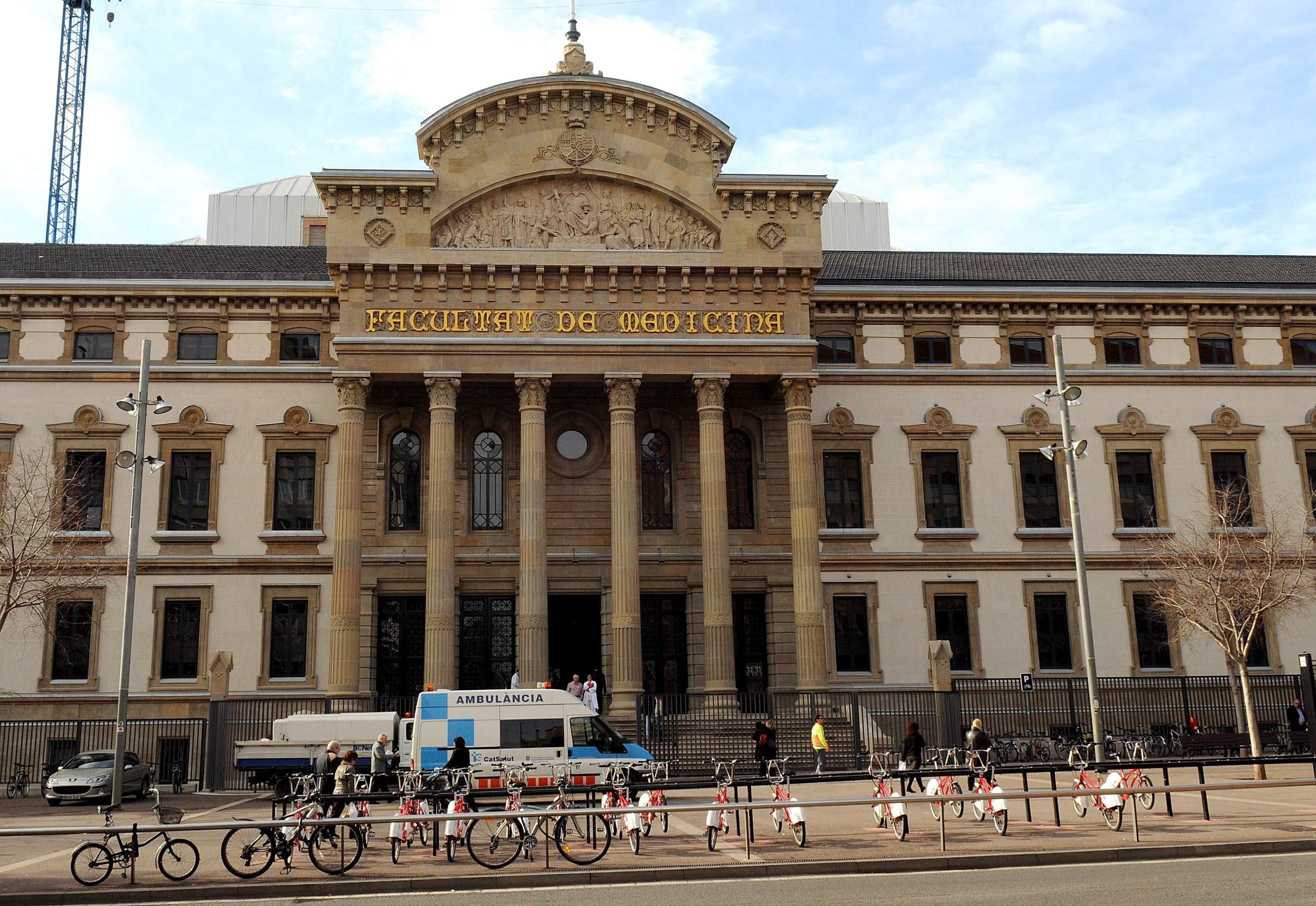 Els estudiants de medicina s'oposen a la creació de noves facultats i demanen millorar les existents