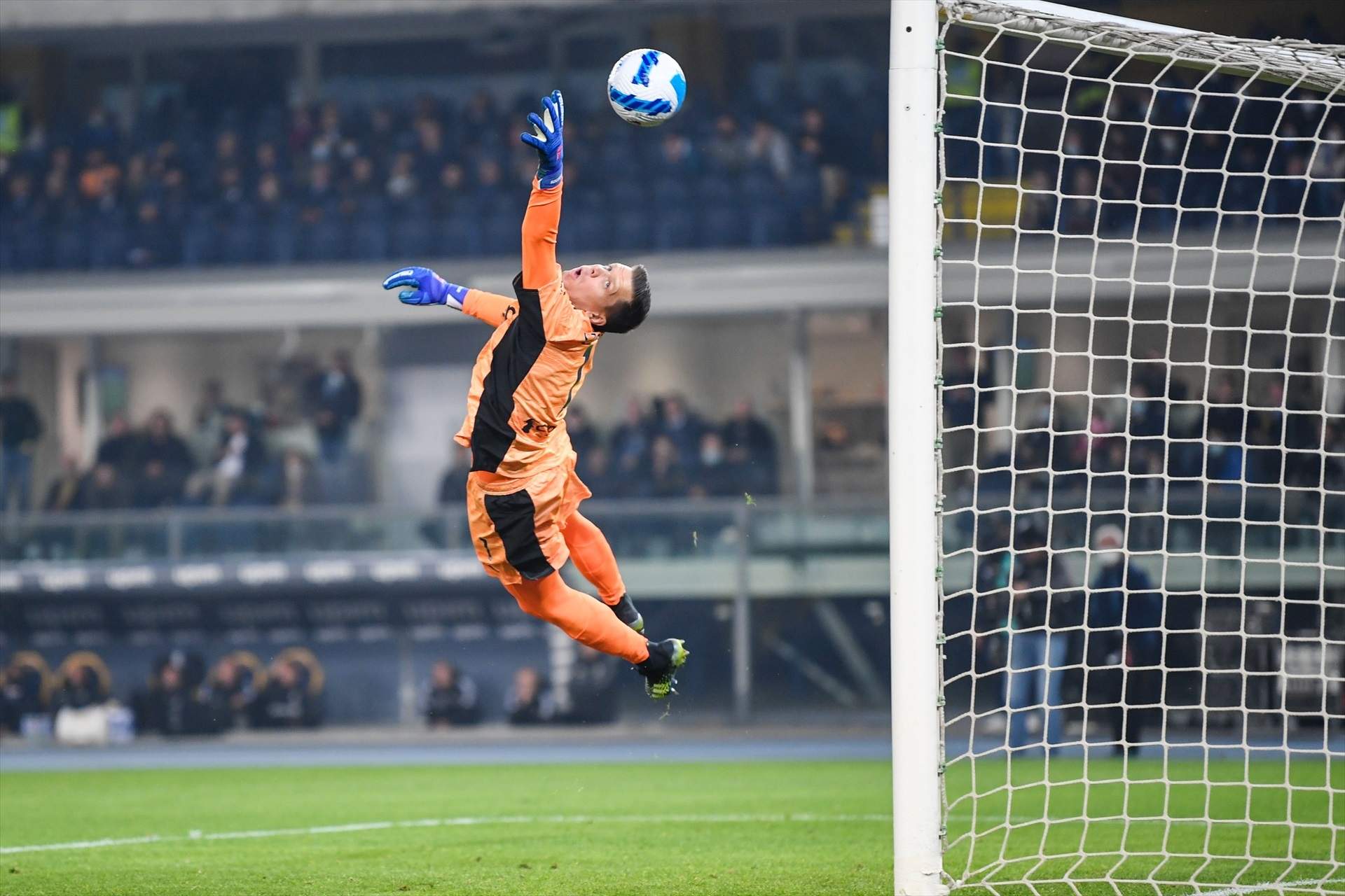 Exhibición y pesadillas de Wojciech Szczesny contra el Barça