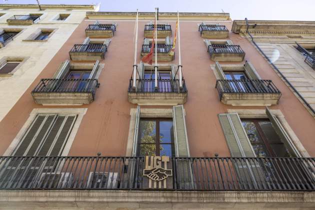 Edifici CADCI i placa commemoració socis morts 1934 Jaume Compte / Foto: Carlos Baglietto