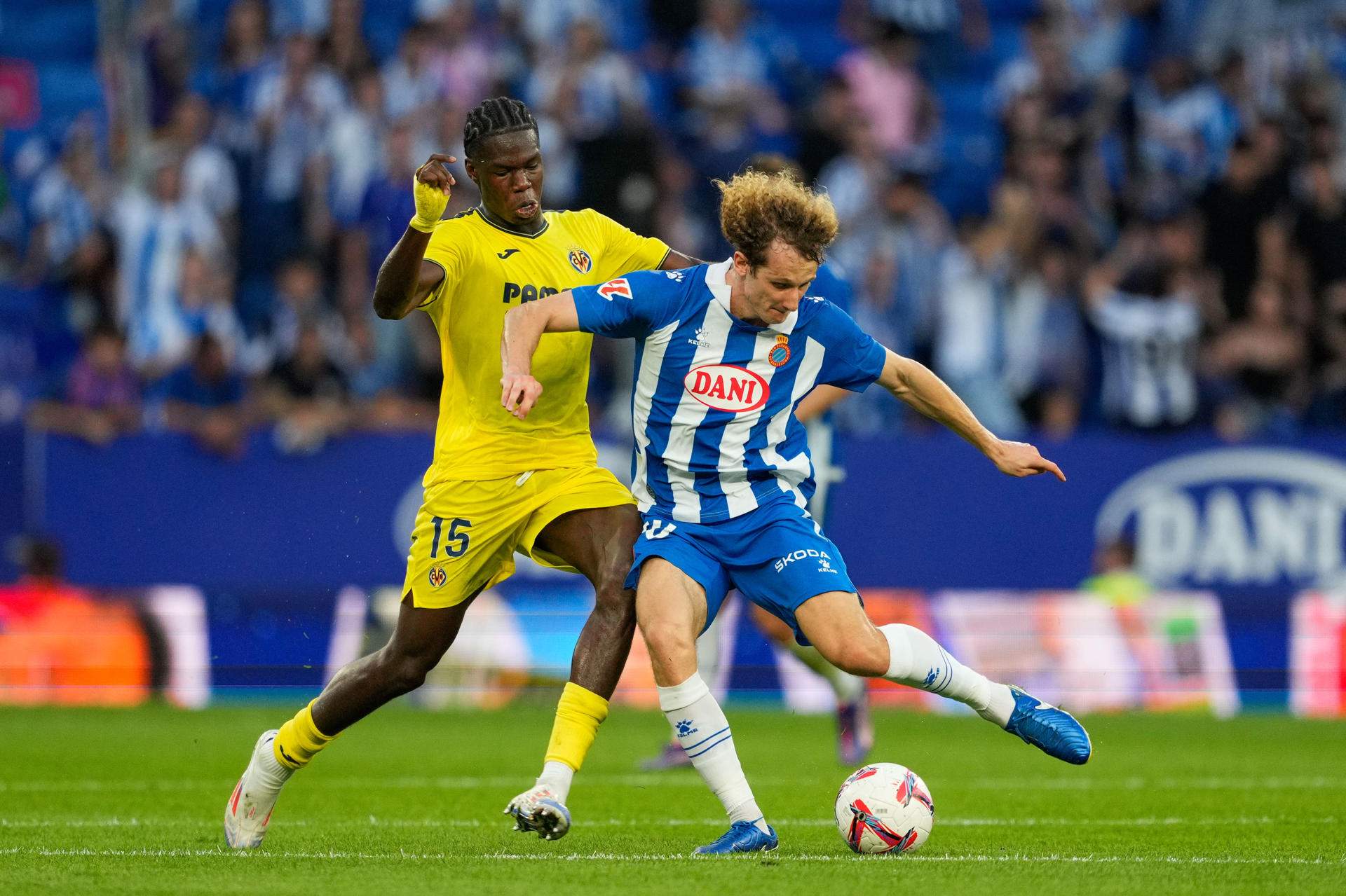 L'Espanyol es desespera amb una accidentada remuntada del Vila-real a la Lliga (1-2)