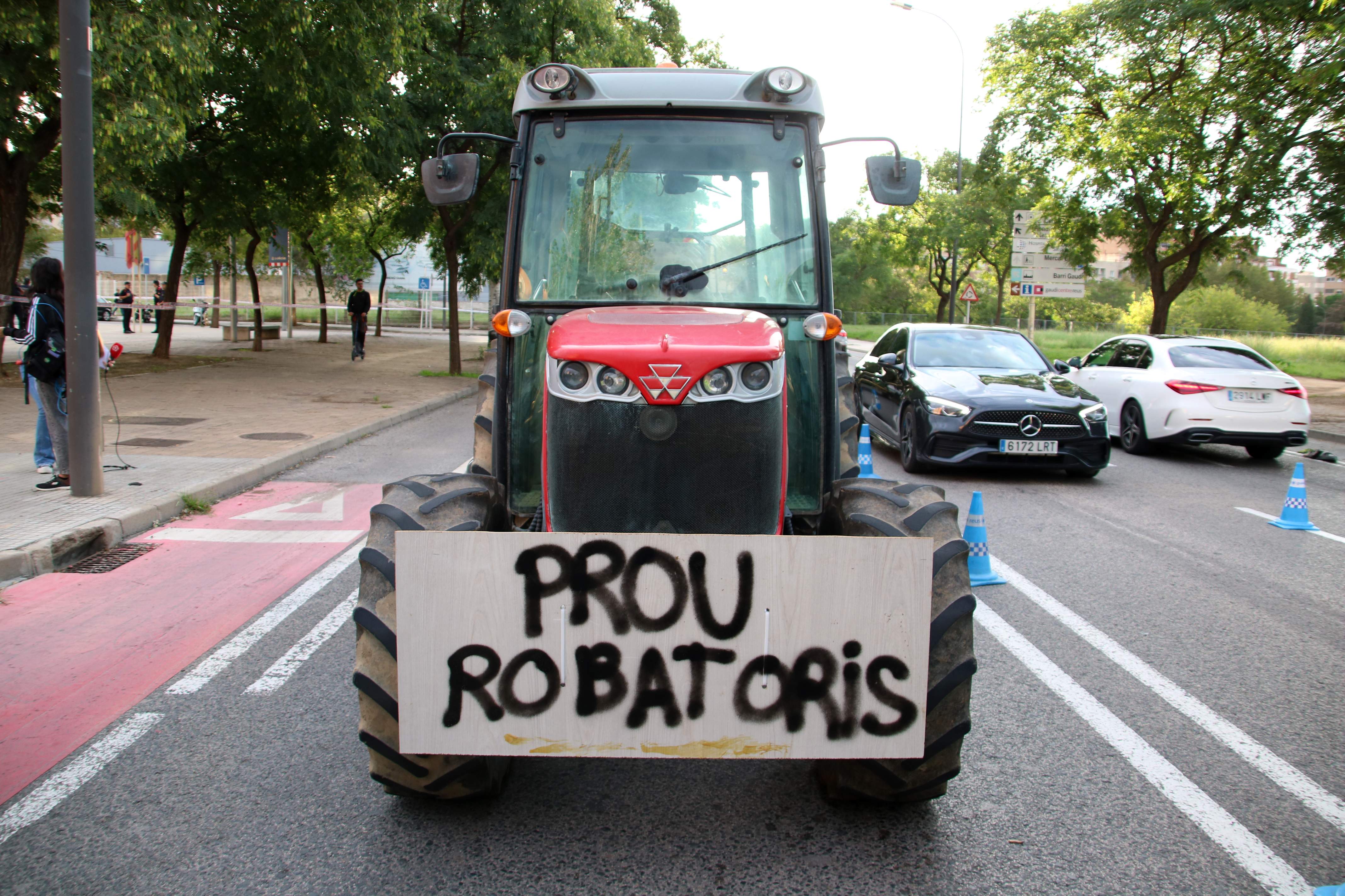 Revolta Pagesa protesta per l'increment de robatoris al camp i demana solucions