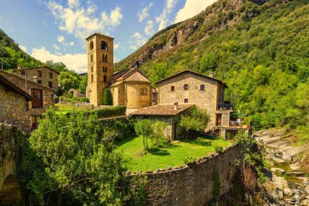 pueblos otoño catalunya