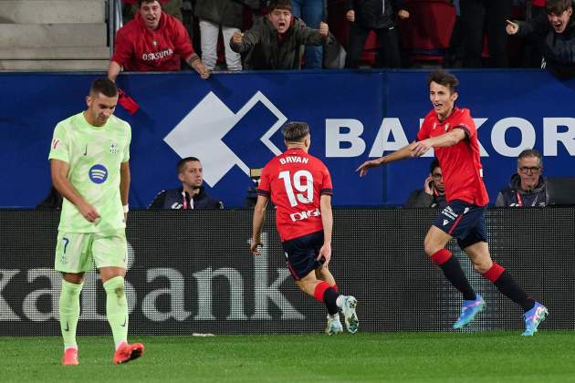 Ferran Torres, decepcionat després d'encaixa un gol durant l'Osasuna - Barça / Foto: EFE