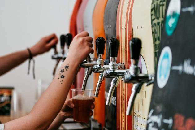 Las cervezas artesanales suelen contener algo más de azúcar / Foto: Unsplash