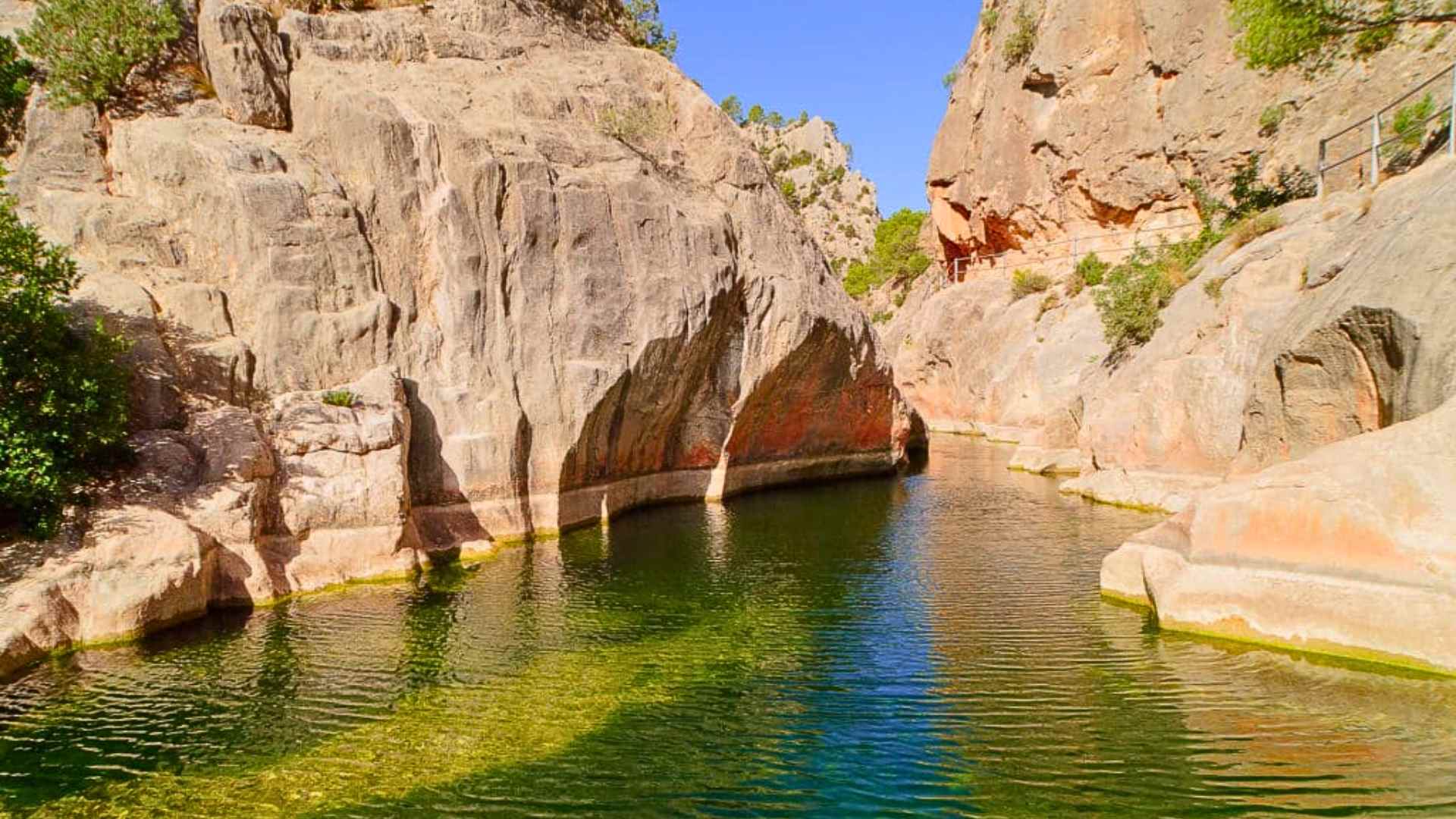 El balneario termal de Catalunya que sorprende todos: está al aire libre y es gratuito