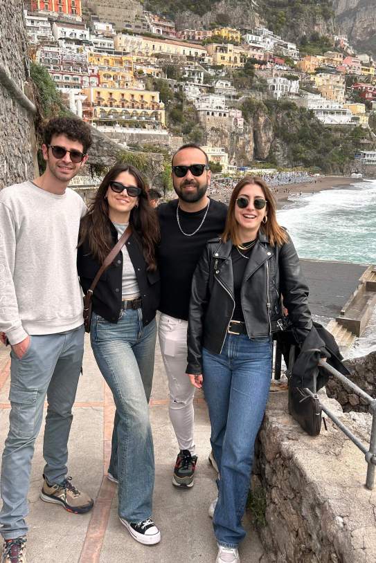 Codina i Vila de vacnaces amb una parella d'amics, Ig