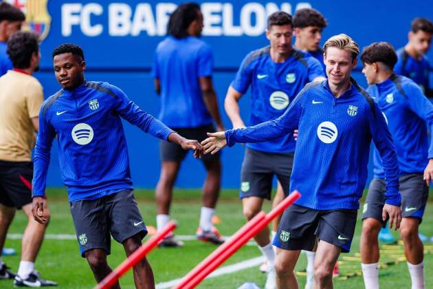 Frenkie de Jong entrenamiento Barça Ansu Fati / Foto: Europa Press