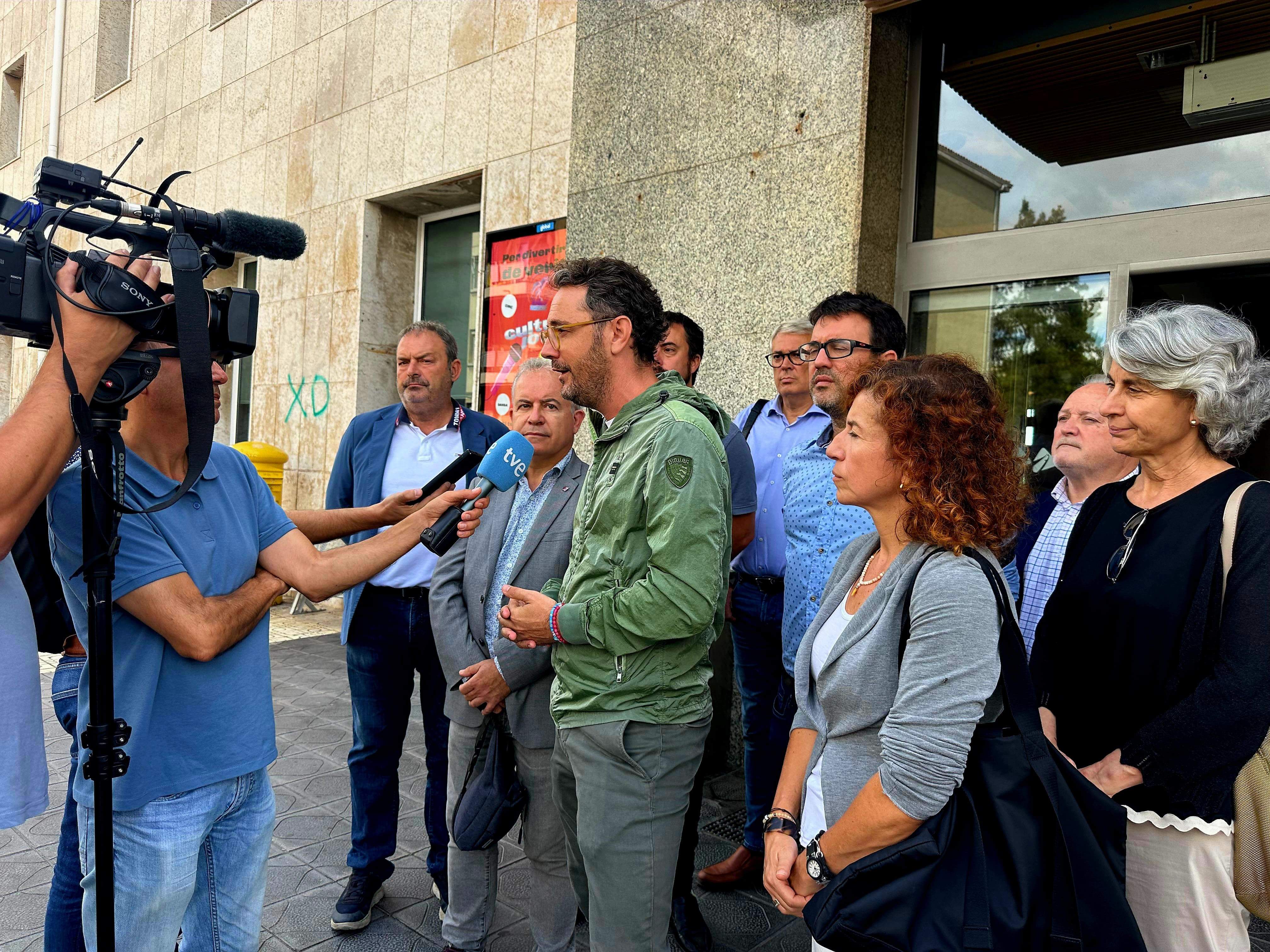 Junts i ERC es regiren contra els talls de Renfe a Roda de Barà i reclamen un servei digne