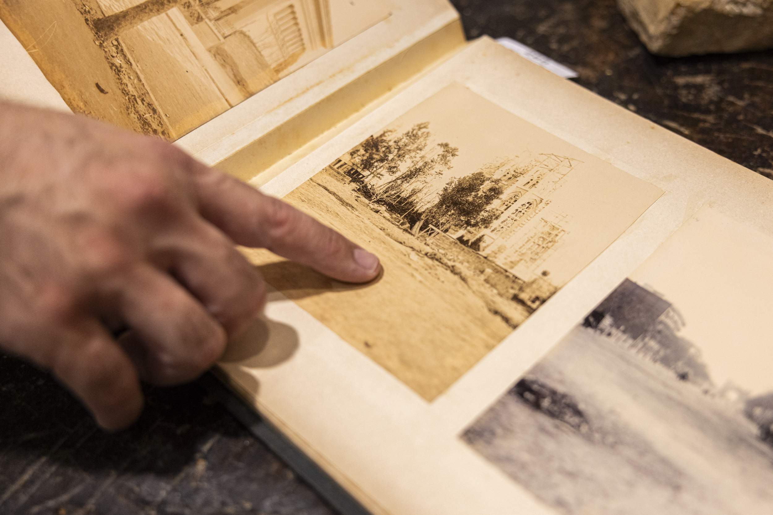 Una fotografía inédita de la Sagrada Familia, 'delicatessen' de una subasta muy barcelonesa