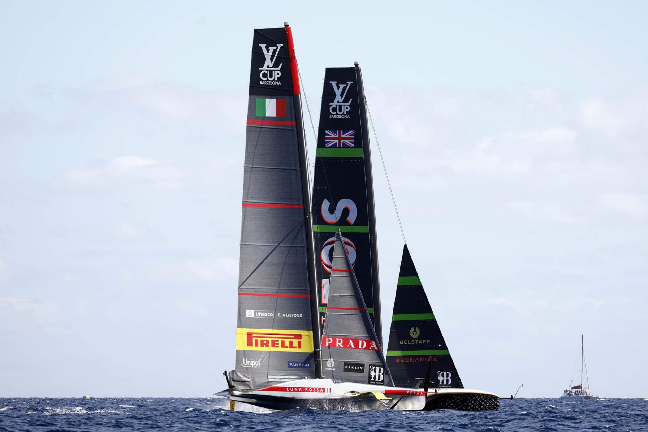 El empate permanecerá un día más entre INEOS Britannia y Luna Rossa (4-4) en la final de Louis Vuitton Cup