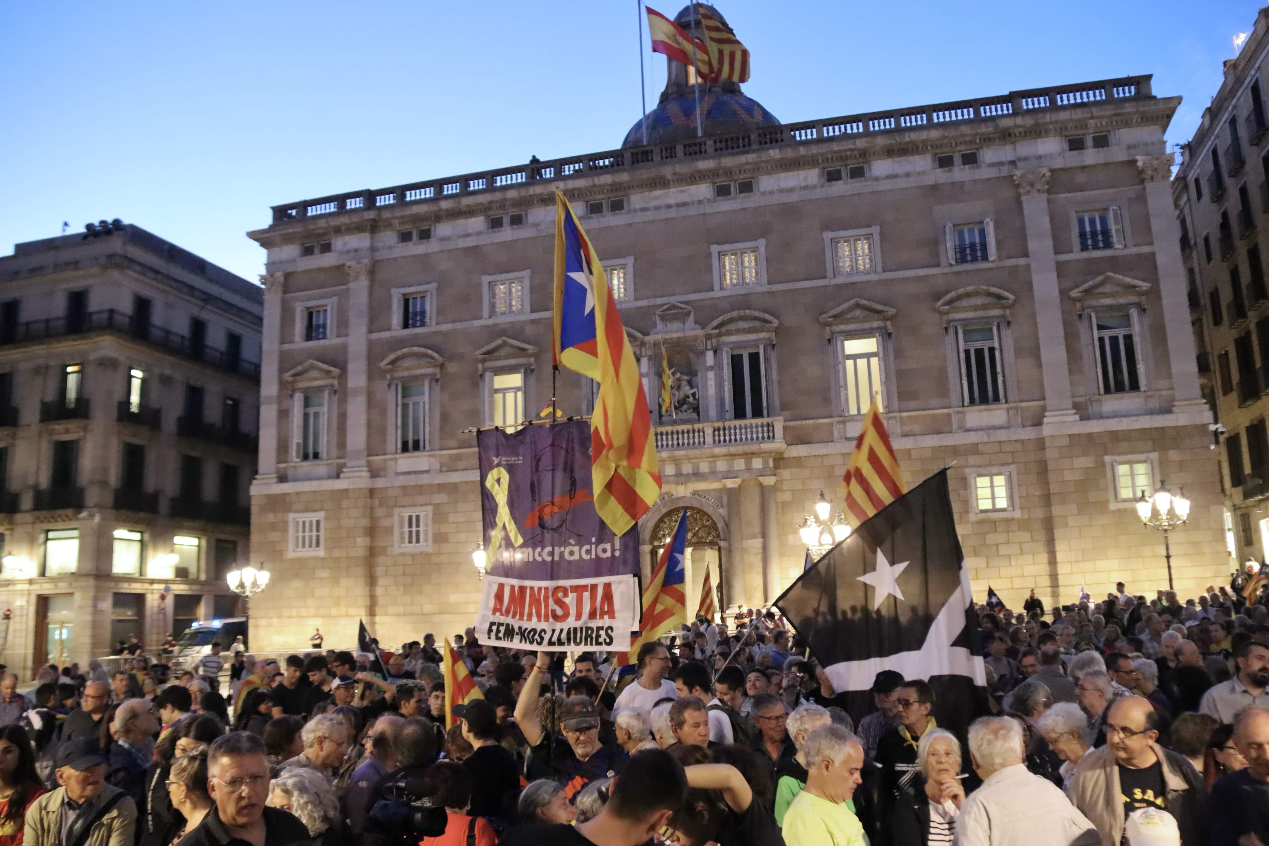 L'ANC i els CDR carreguen contra els partits independentistes en el setè aniversari de l'1-O