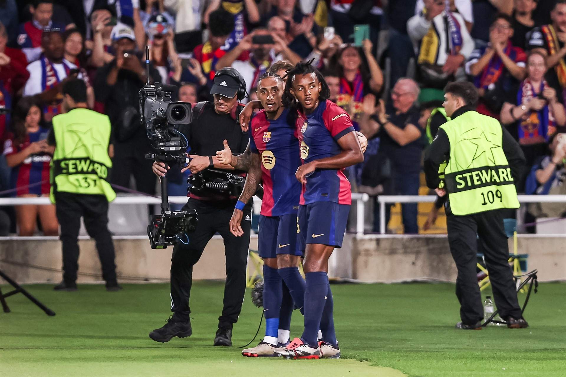 Flick troba la fórmula per deixar Koundé fora del 11 del Barça