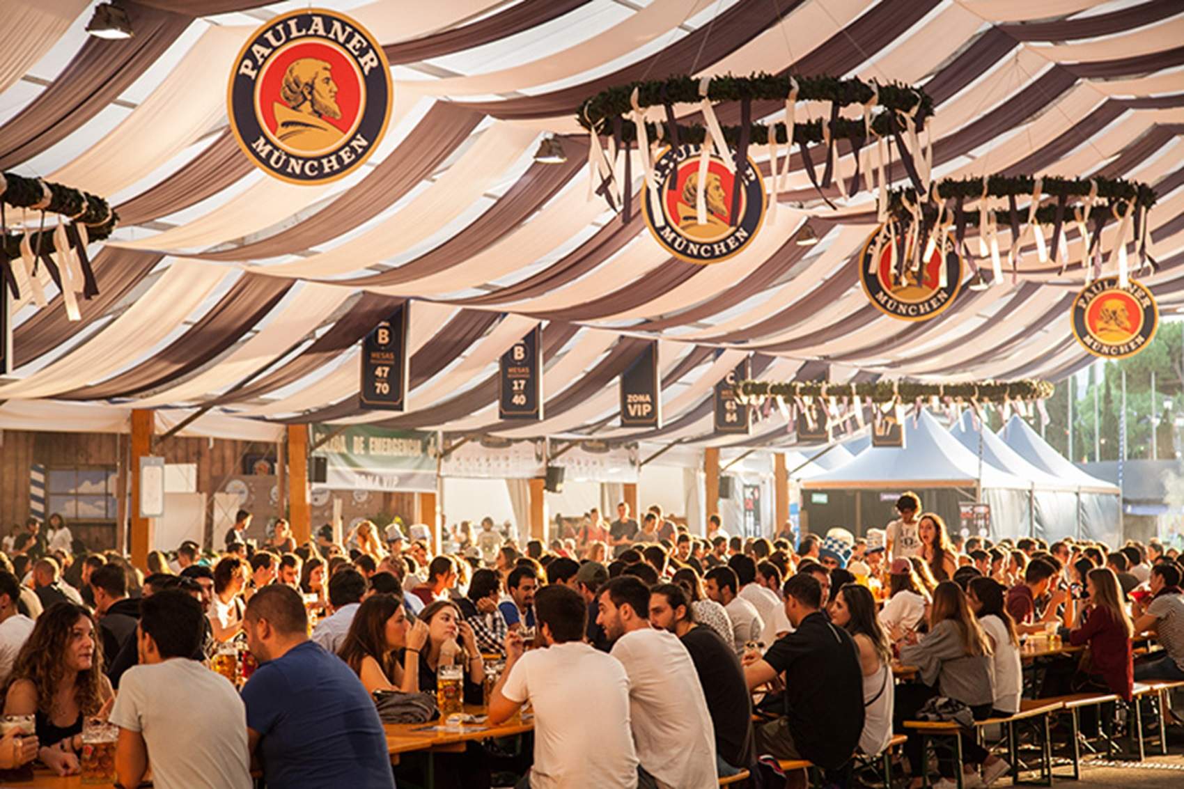 Oktoberfest 2024 en Barcelona: fechas, horarios, precios de la cerveza y cómo reservar una mesa