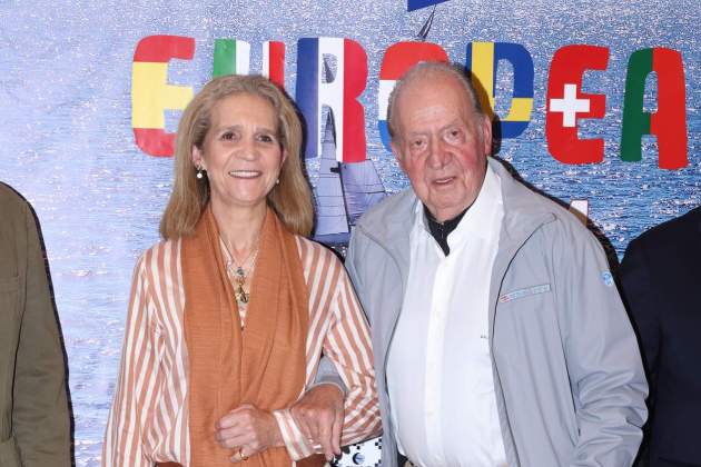 Juan Carlos y la infanta Elena / GTRES