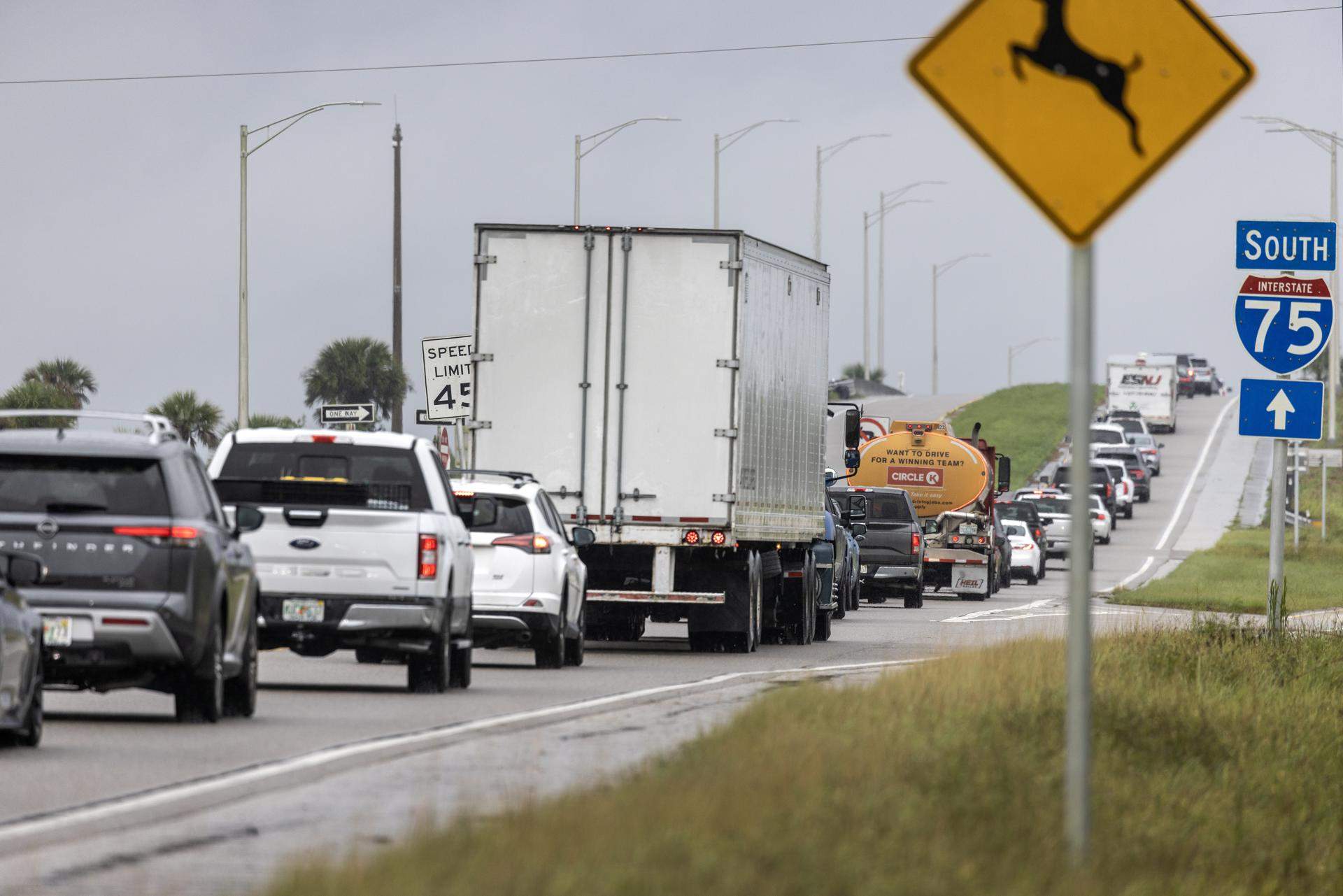 Escenas apocalípticas en Florida antes de la llegada del huracán Milton