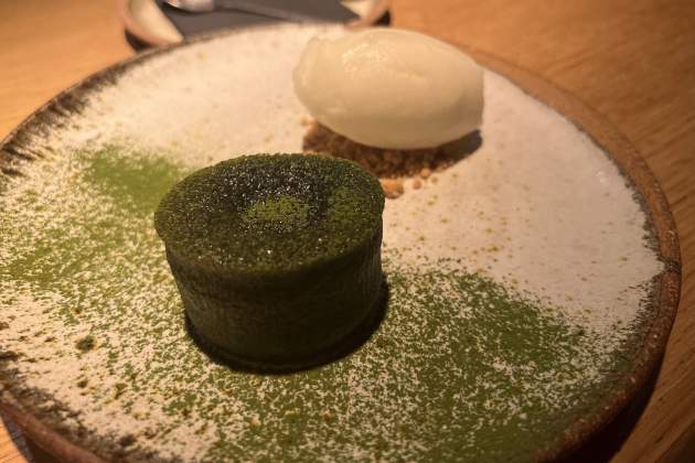 Souflé de matcha con helado de yuzu – Ikoya – Rosa Molinero Trias