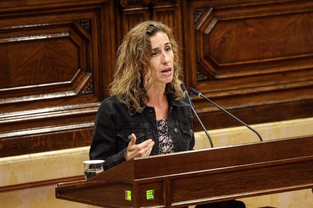 Debat politica general Parlament, CUP, Laia Estrada i Laure Vega / Montse Giralt