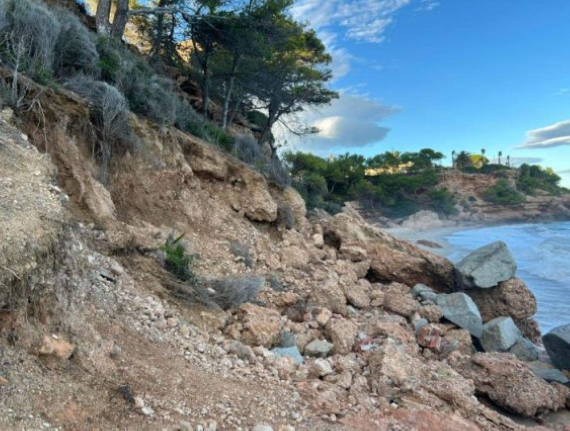 Unas obras del Gobierno en la costa de Mont-roig del Camp levantan una protesta vecinal