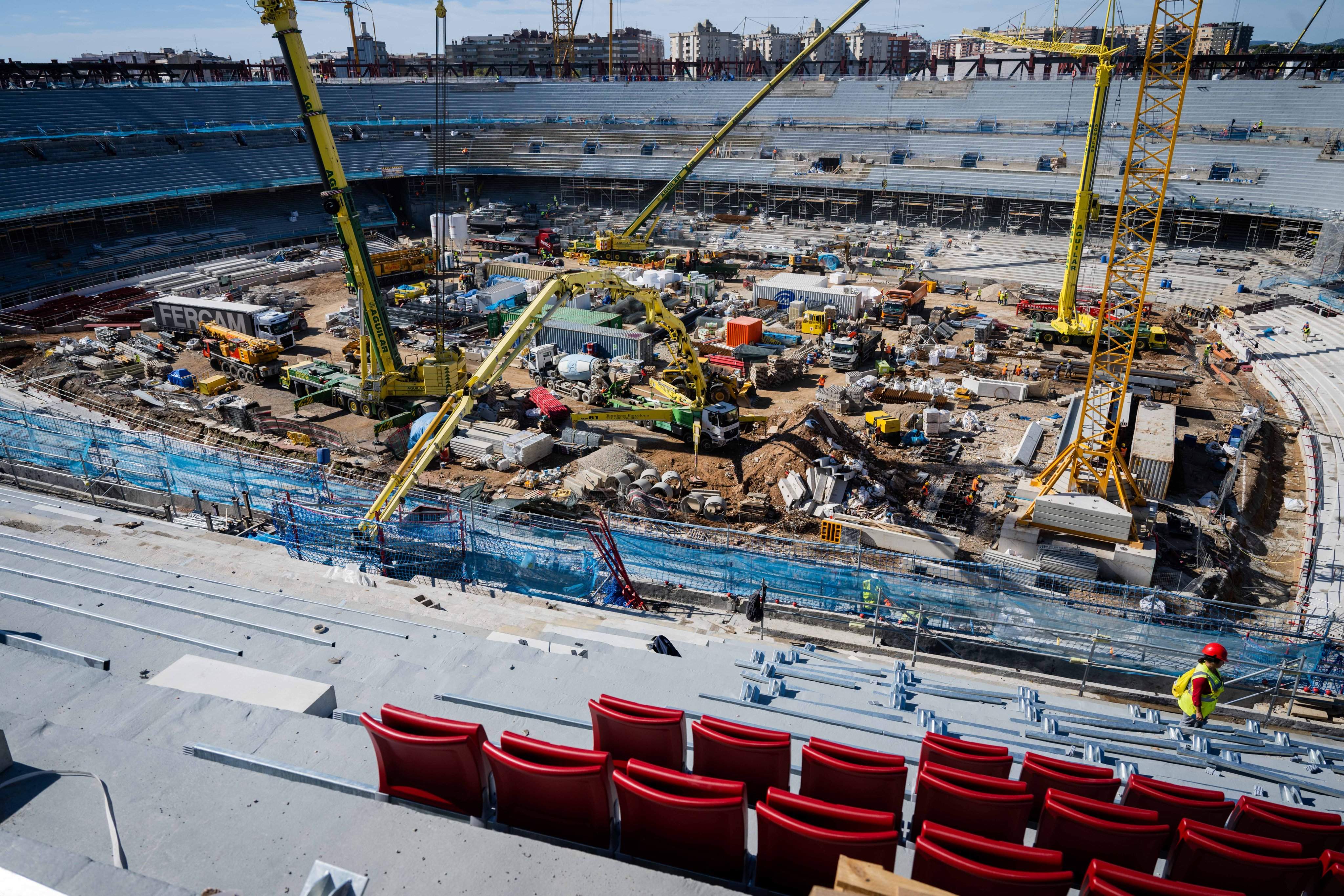 Aquest és el motiu pel qual els seients del nou Spotify Camp Nou s'estan col·locant separats