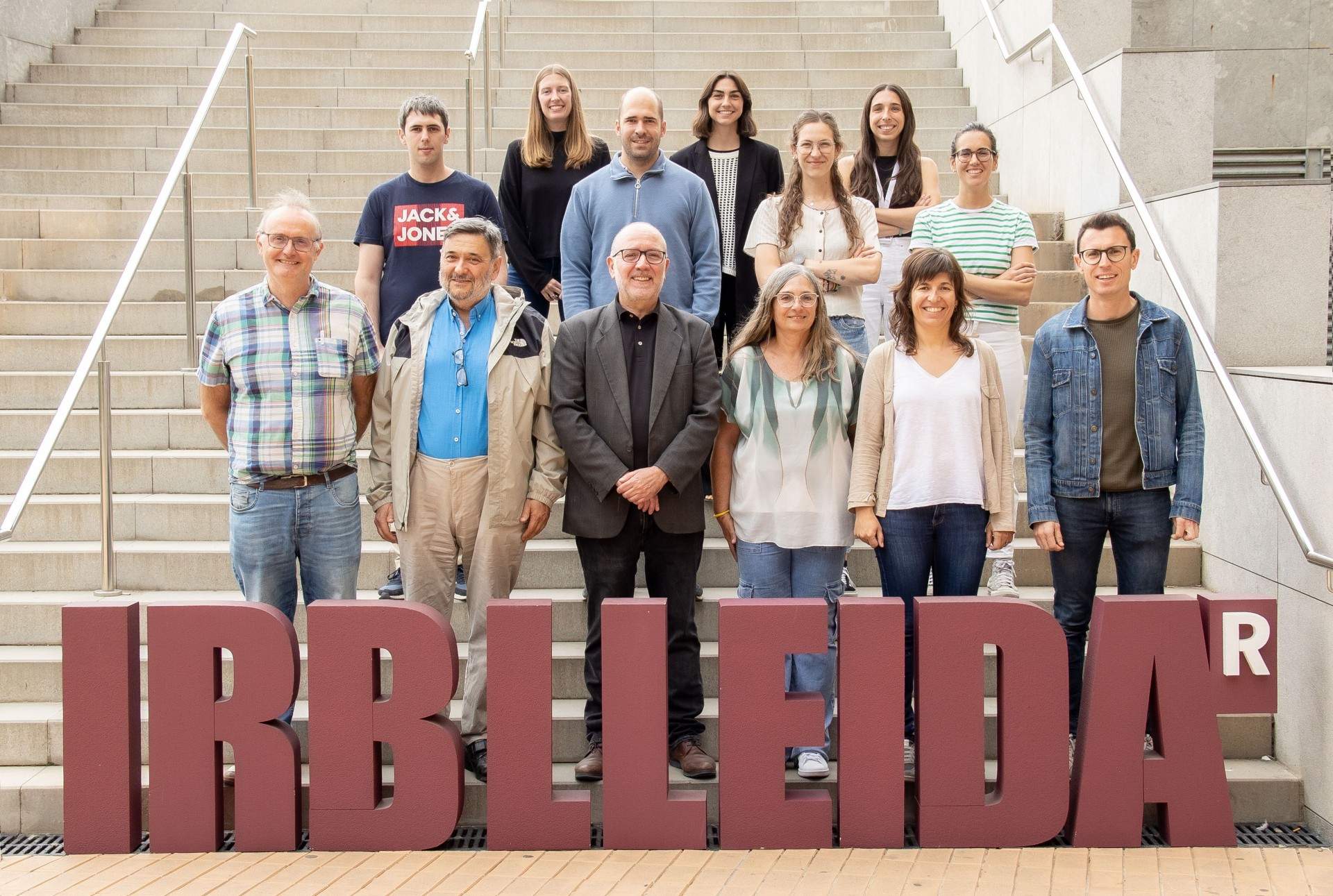 Equipo del IRB Lleida que ha investigado la relación de la microbiota intestinal con el ELA