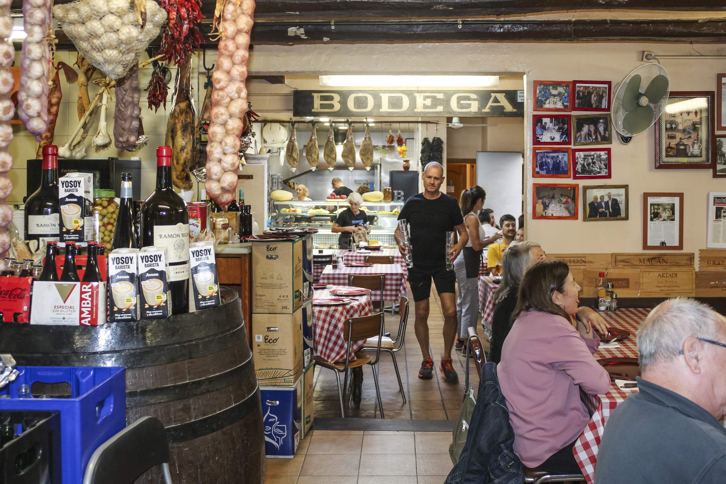 La bodega de Sants que agita el barri sencer amb els seus esmorzars de forquilla i un gran menú de migdia