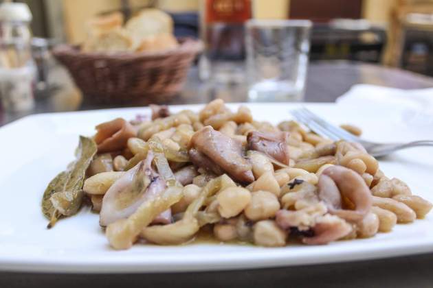 mongetes amb calamars