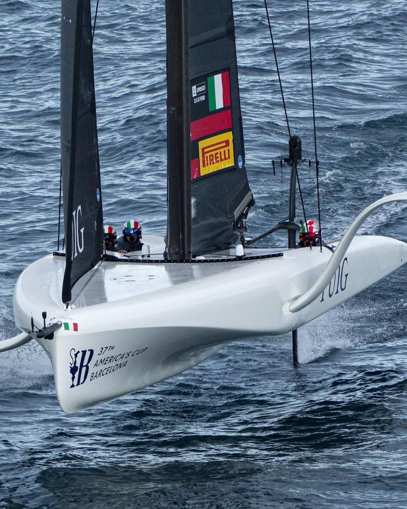 El Luna Rossa supera l'Athena Pathway i s'adjudica la primera Puig Women's America's Cup