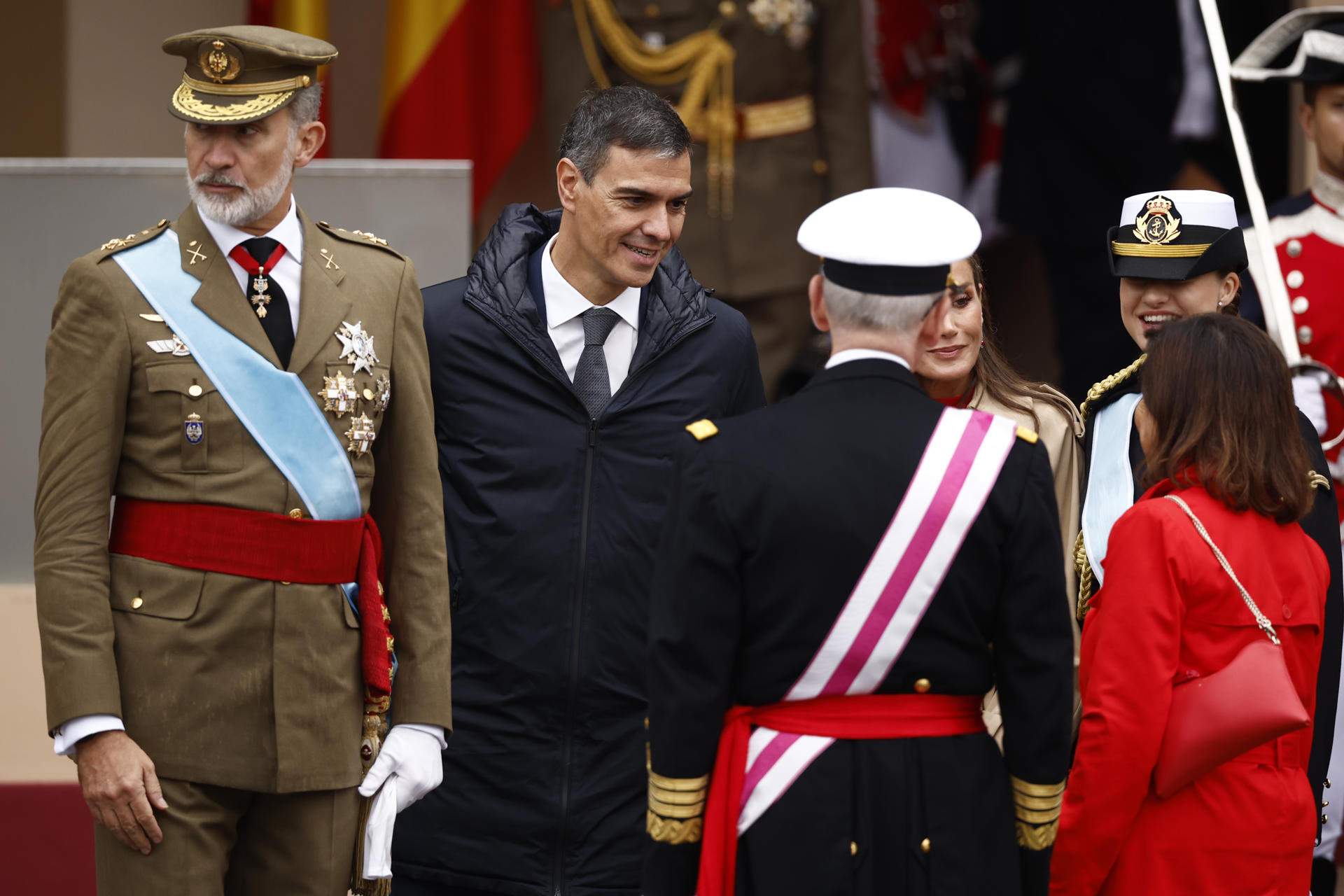 Tensión en el Palacio Real: Feijóo ataca a Sánchez por Ábalos y el presidente le llama "Torquemada"