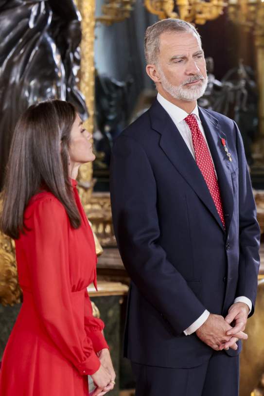 Felip i Letícia al besamans del 12-O / GTRES