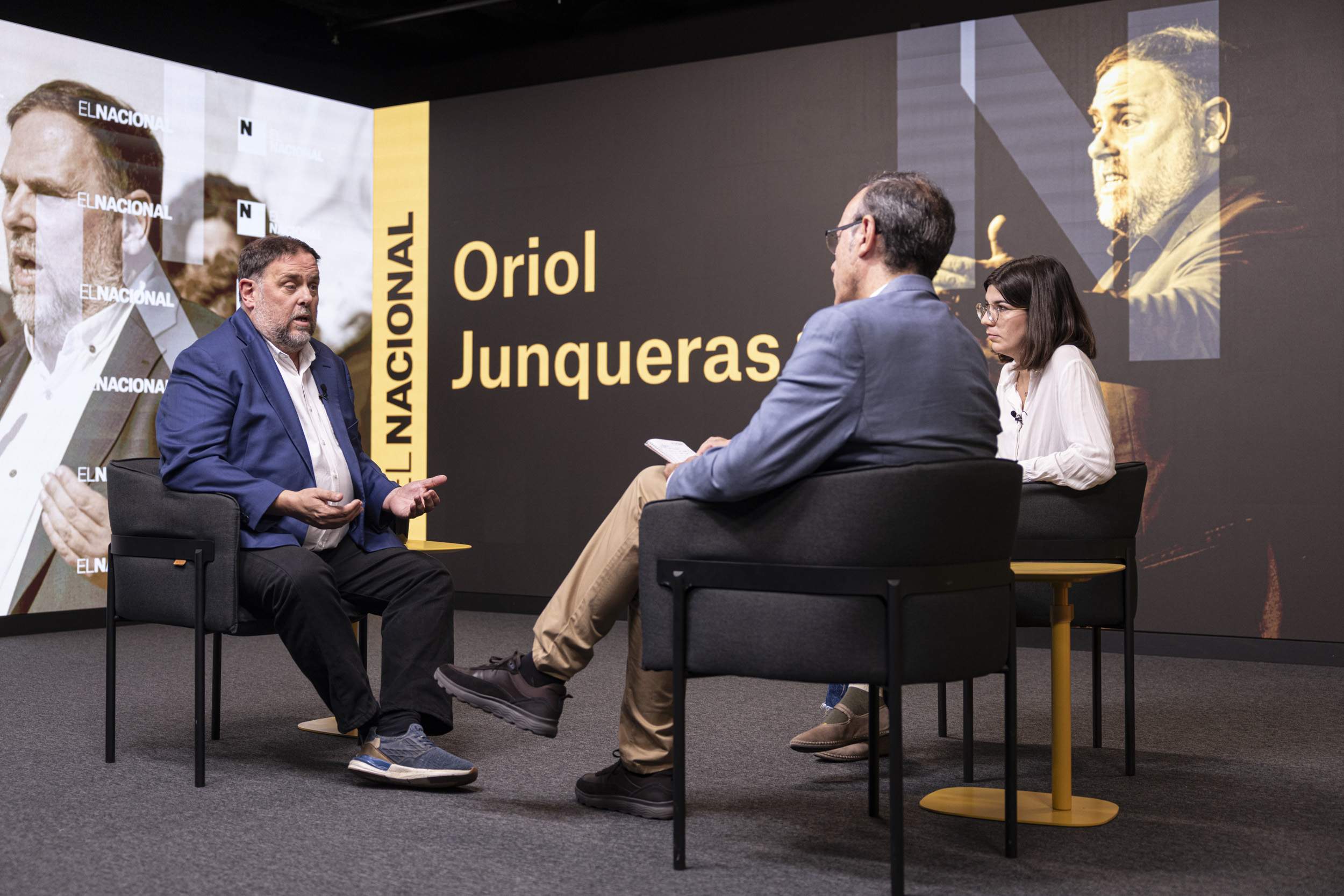 Entrevista OROPÉNDOLA JUNQUERAS en el plató / Foto: Montse Giralt