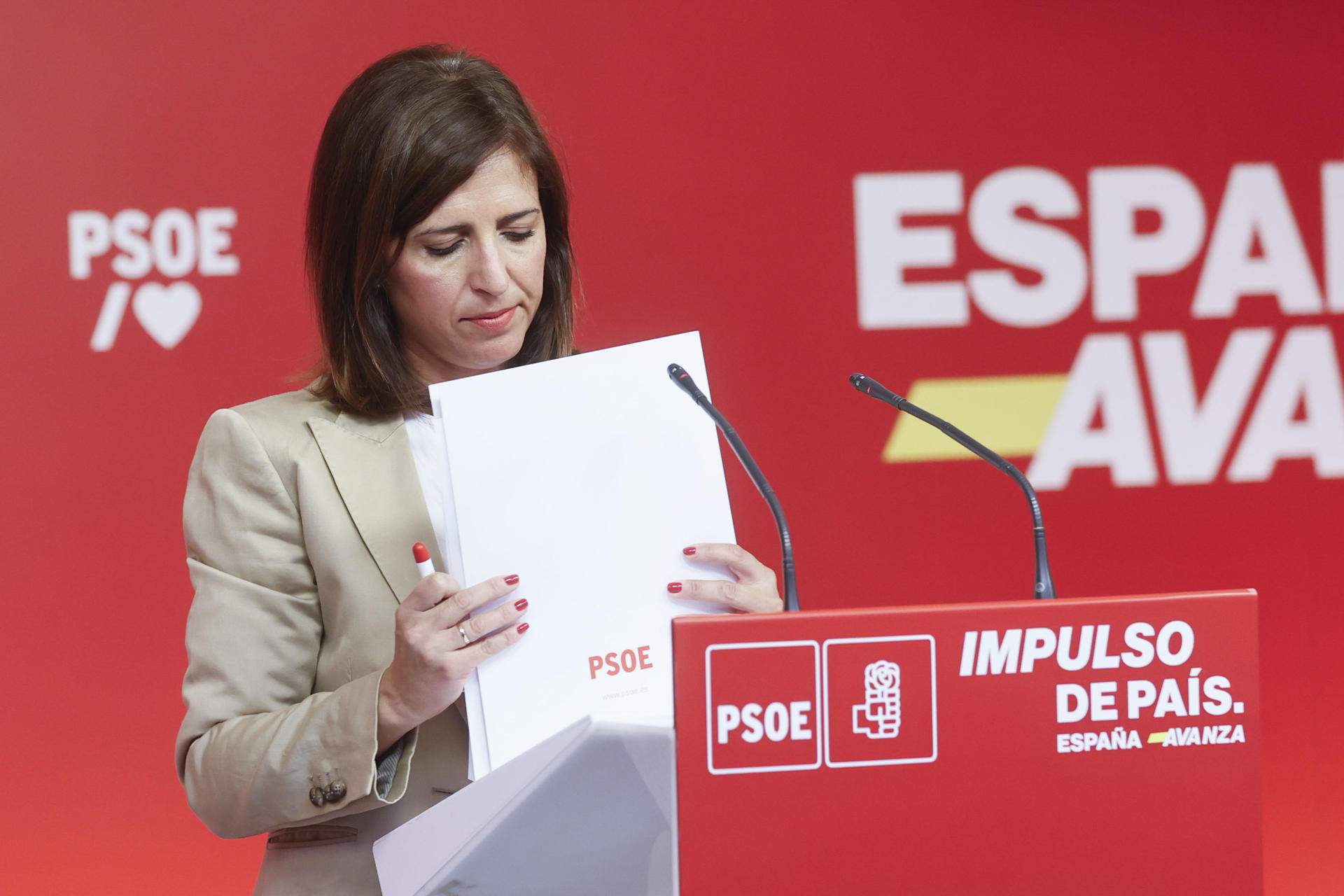 El PSOE amenaça ara amb denunciar els contractes de la Xunta a familiars de Feijóo