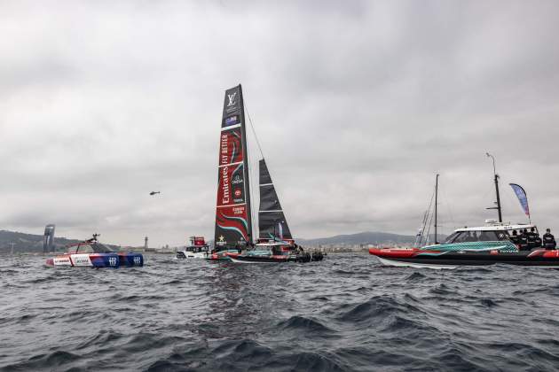 Peça Final Copa Amèrica vela Barcelona 4 regata, nova zelanda vs anglaterra / Foto: Carlos Baglietto