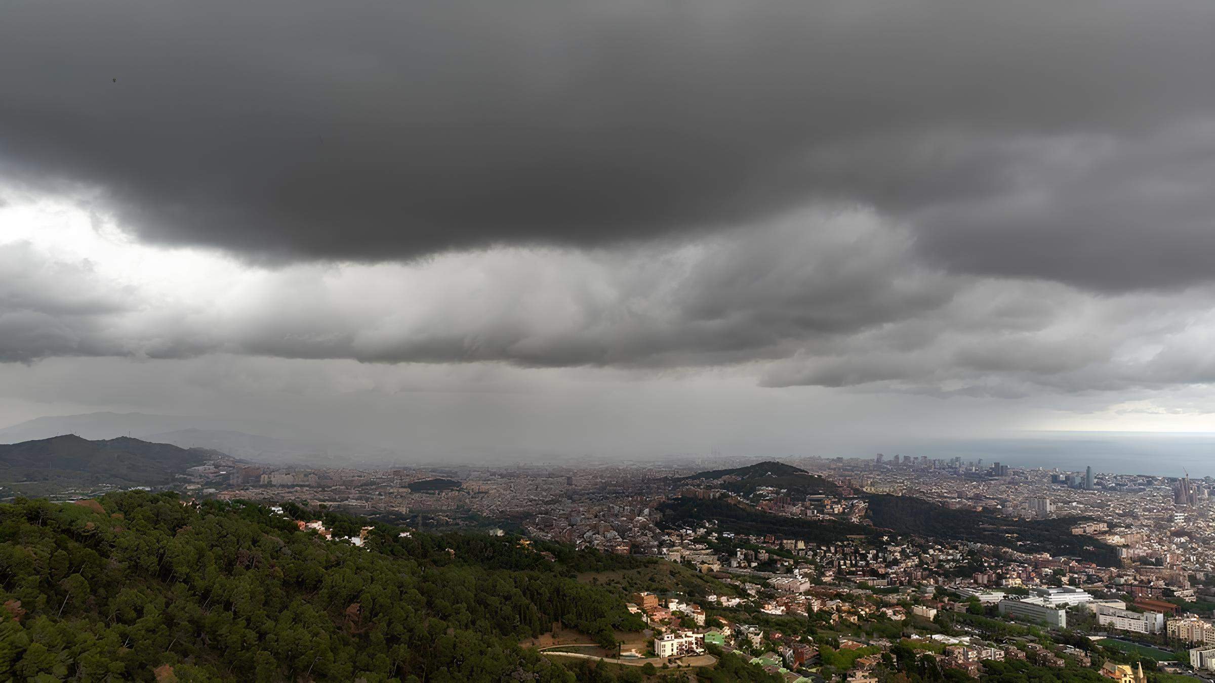 Episodio de lluvias en Catalunya con aguaceros: trombas de agua en Barcelona