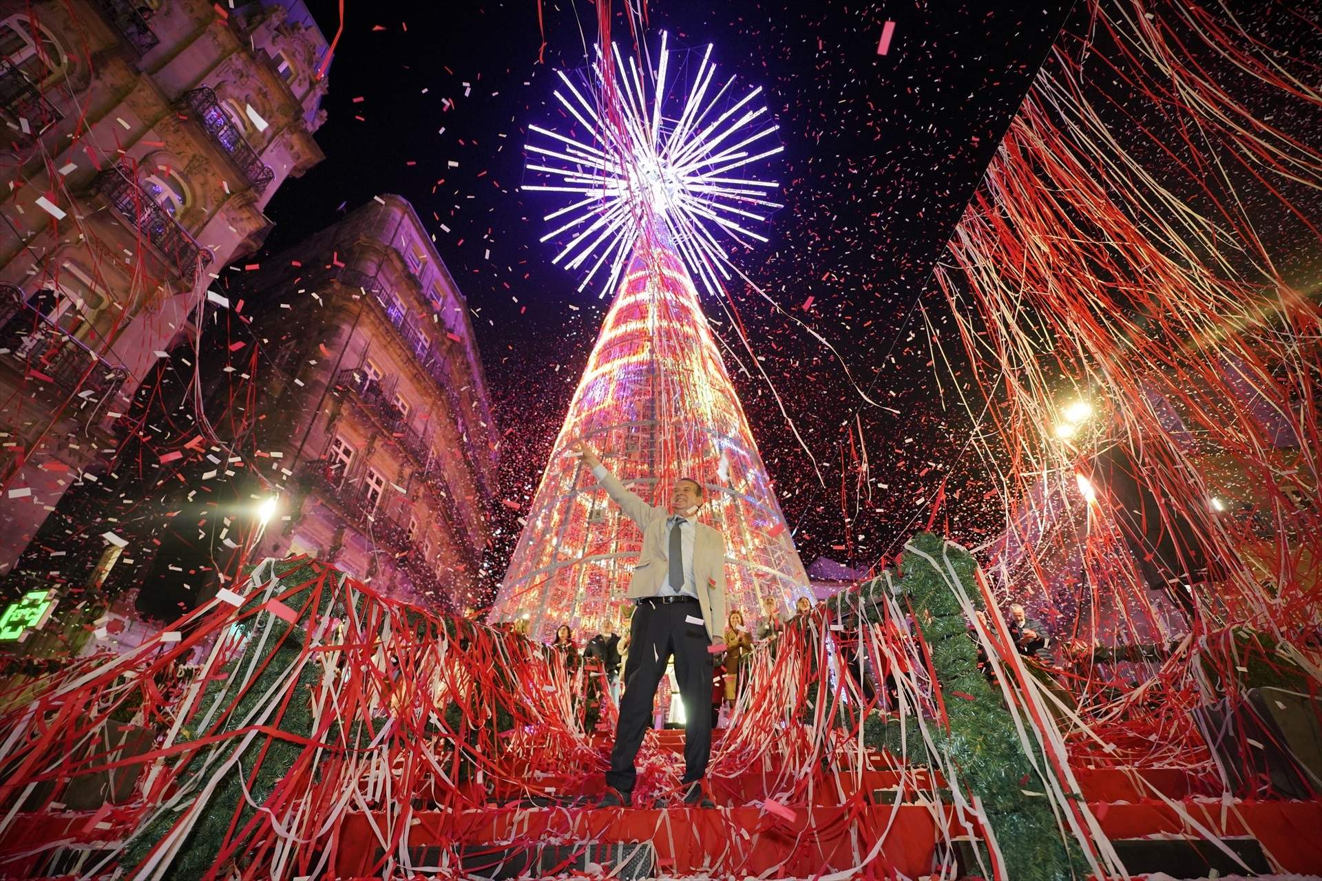 Nou rival per a Abel Caballero: Cadis desbanca Vigo com la ciutat que més gasta en llums de Nadal per veí