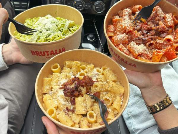 Platos de pasta del establecimiento Brutalia