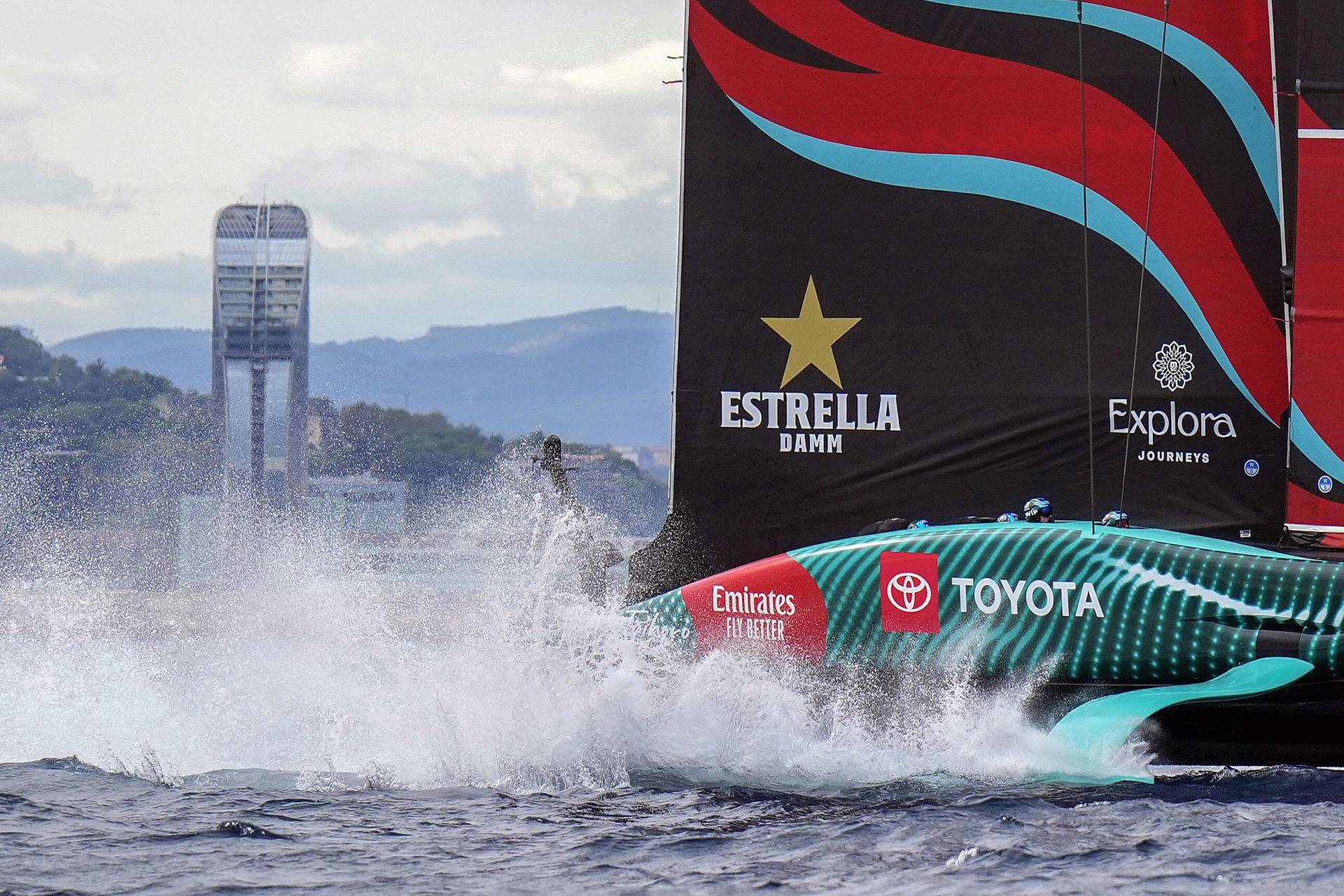 Cop d'efecte de l'Emirates Team New Zealand, que es queda a una victòria de segellar la Copa Amèrica