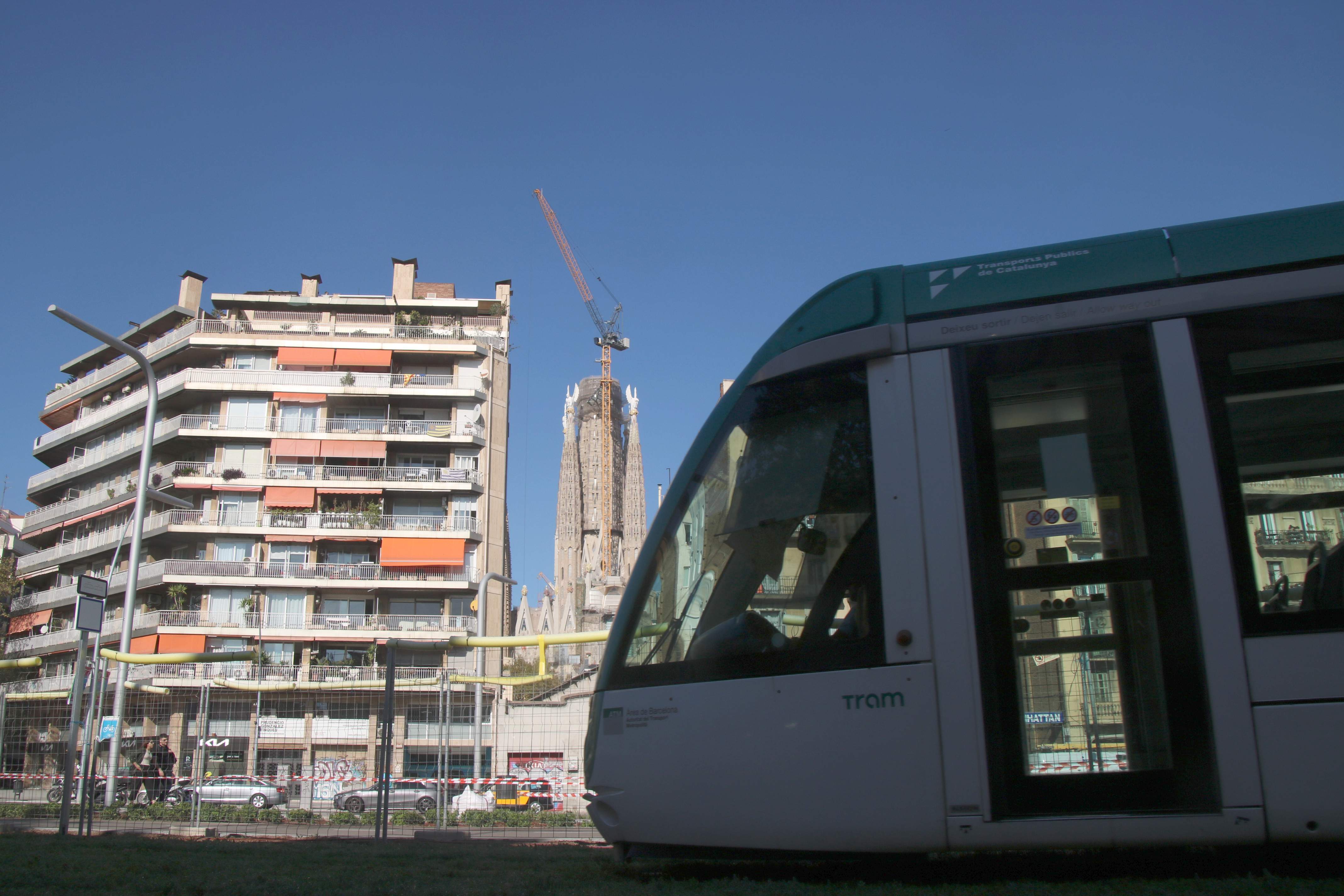 Collboni defiende ahora concluir el tranvía por la Diagonal hasta Francesc Macià en dos fases