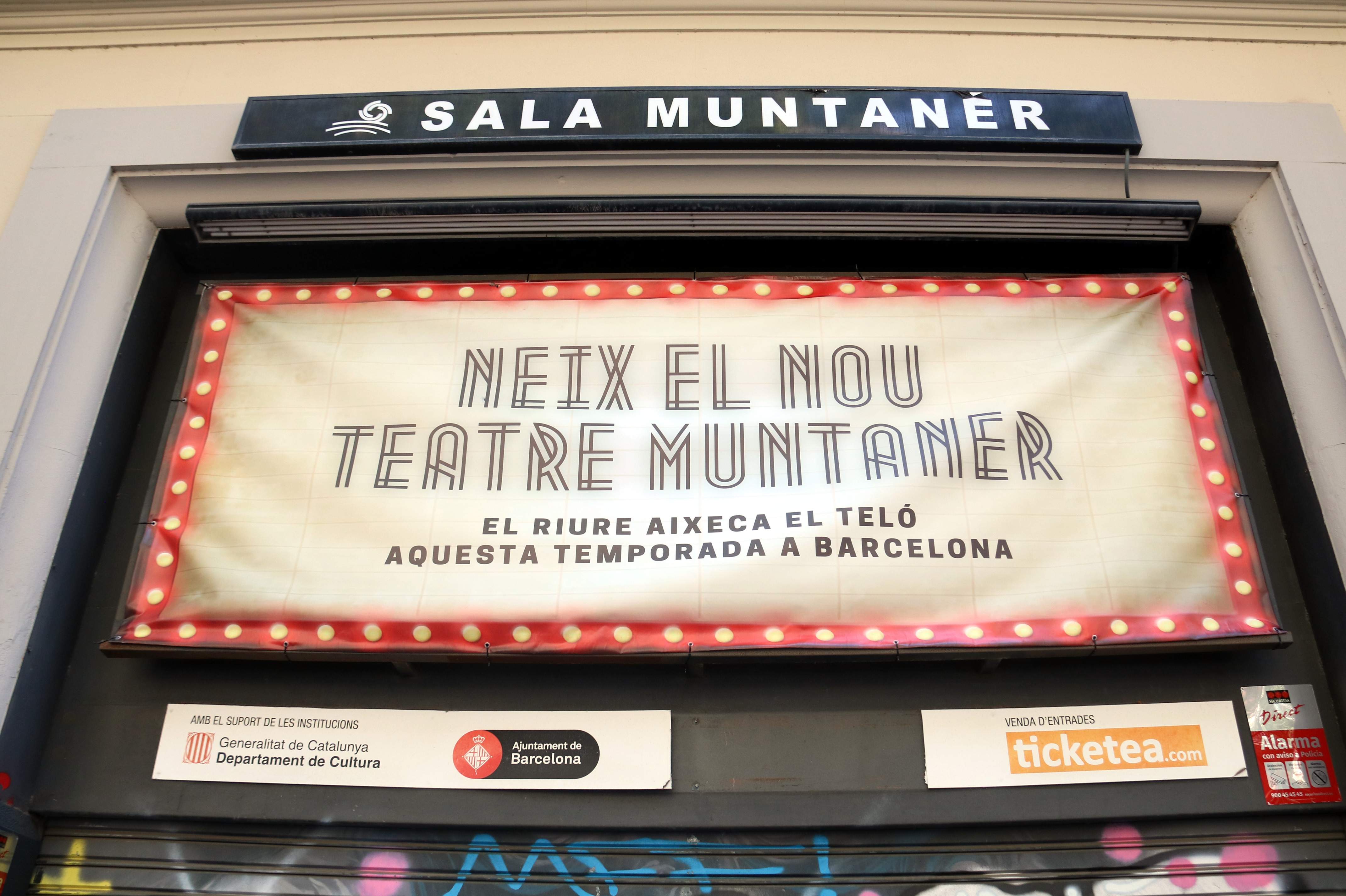 El Teatre Muntaner de Barcelona reobre portes com una sala de comèdia