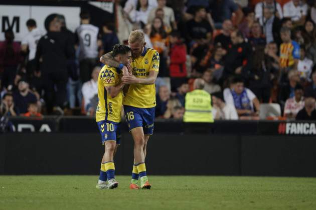 McBurnie Alberto Moleiro gol Valencia Las Palmas / Foto: EFE