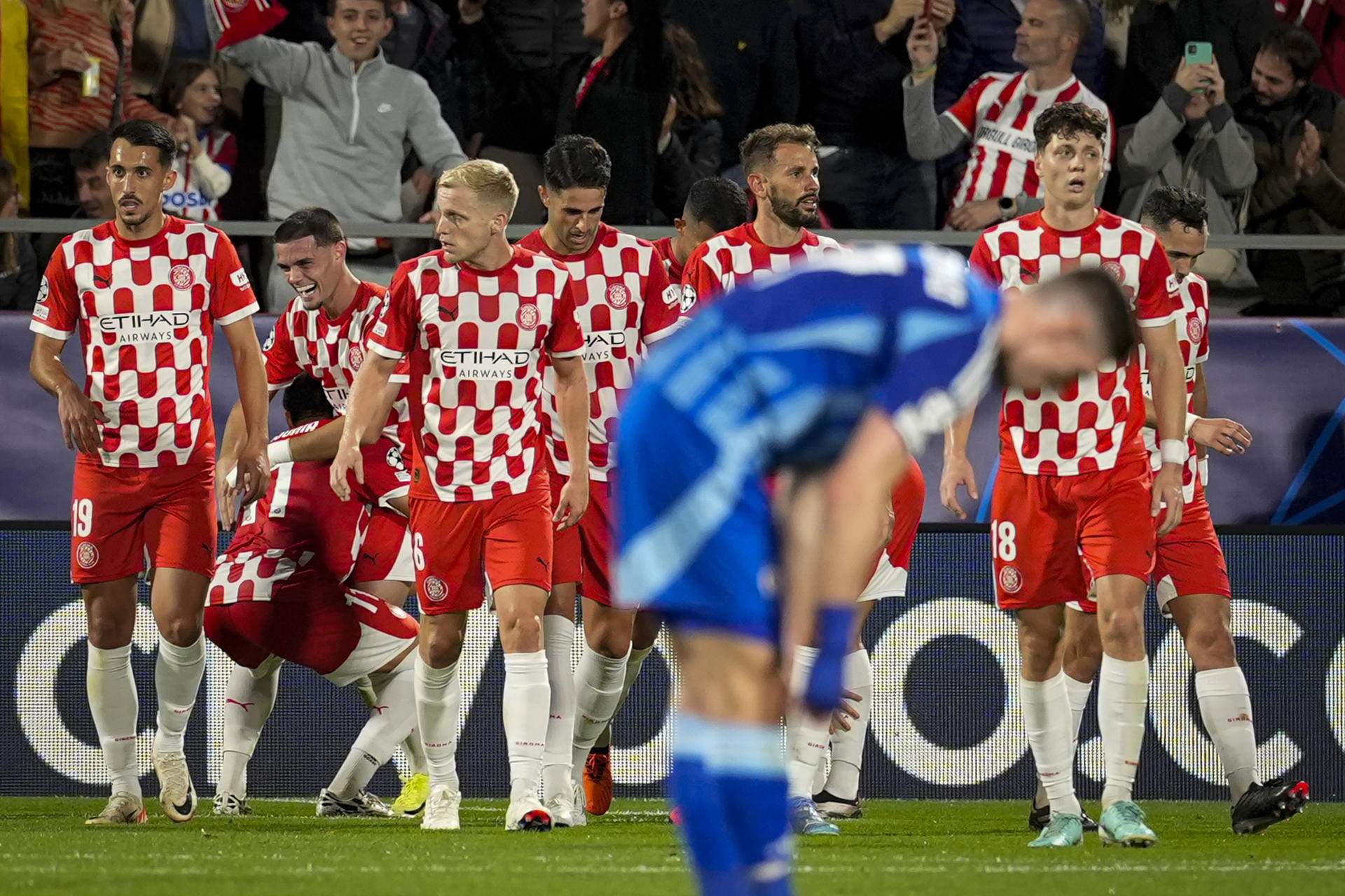 El Girona culmina la primera victòria de la seva història a la Champions contra l'Slovan Bratislava (2-0)