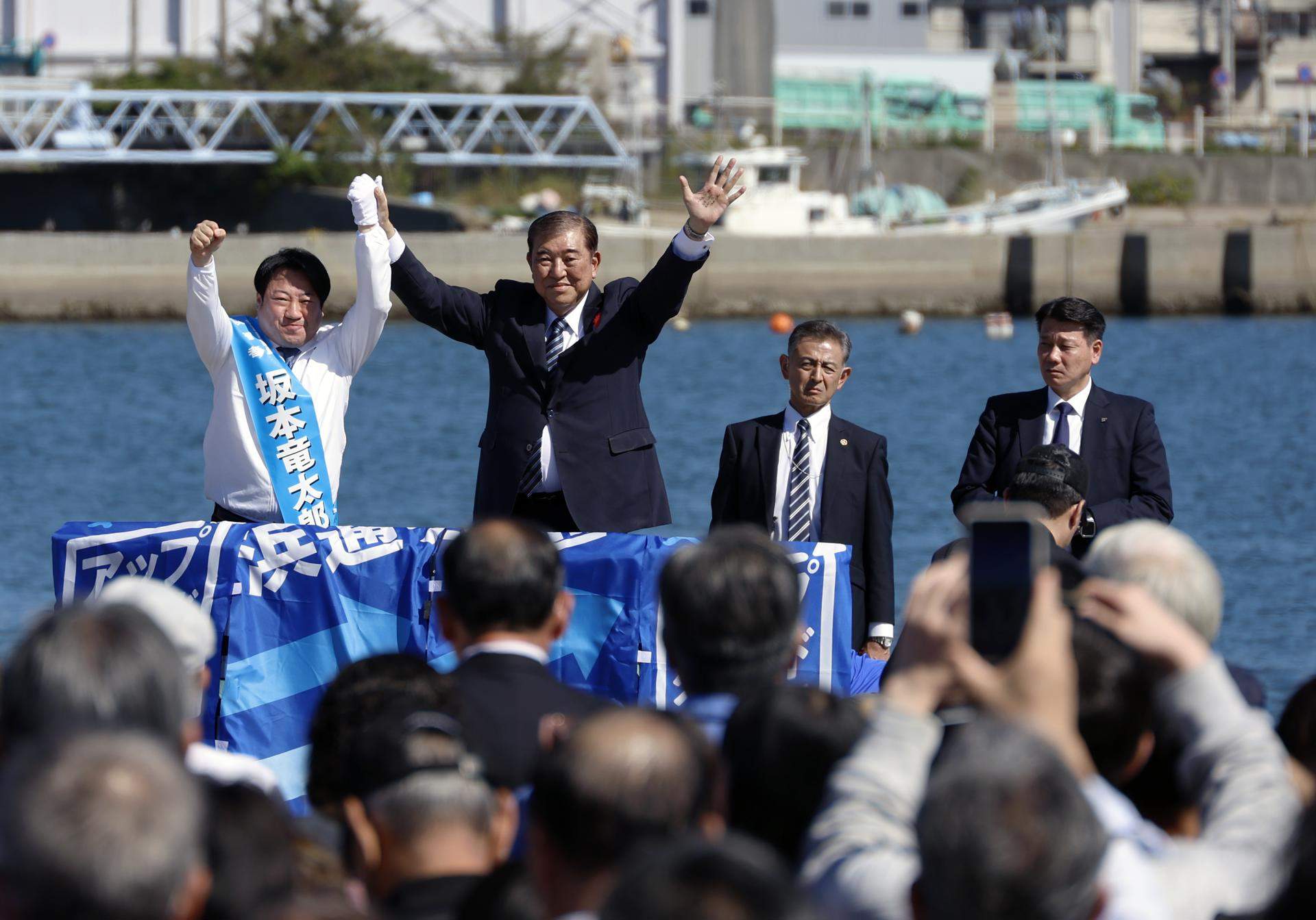 Elecciones en Japón: un gigante castigado por la crisis decide si echa al partido de Shinzo Abe