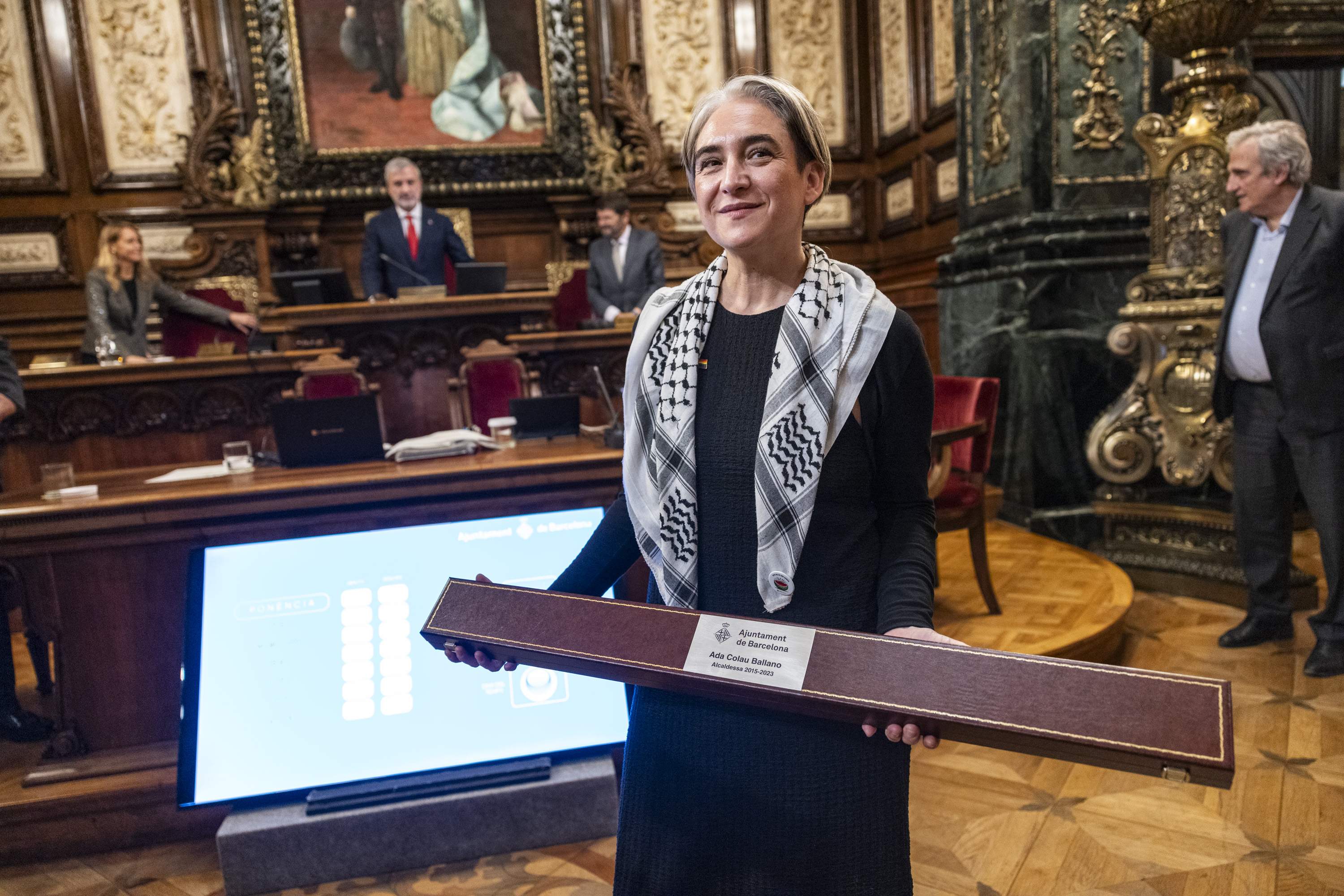 Áspera despedida de Ada Colau, que carga contra unas "élites provincianas, mediocres y avariciosas"