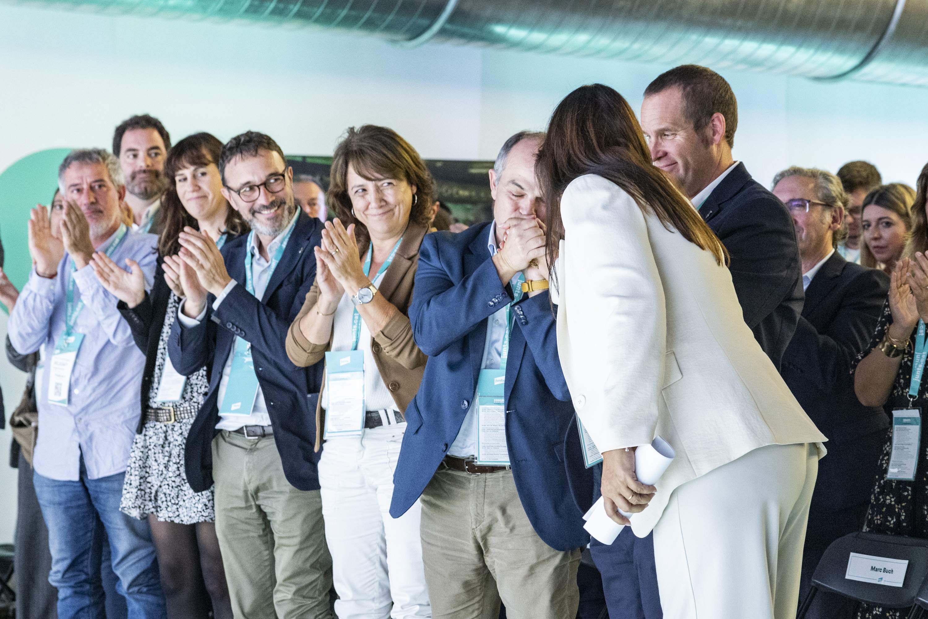 Turull abre el congreso de Junts buscando el choque con Illa: "Si quieren dormir a la nación la despertaremos"