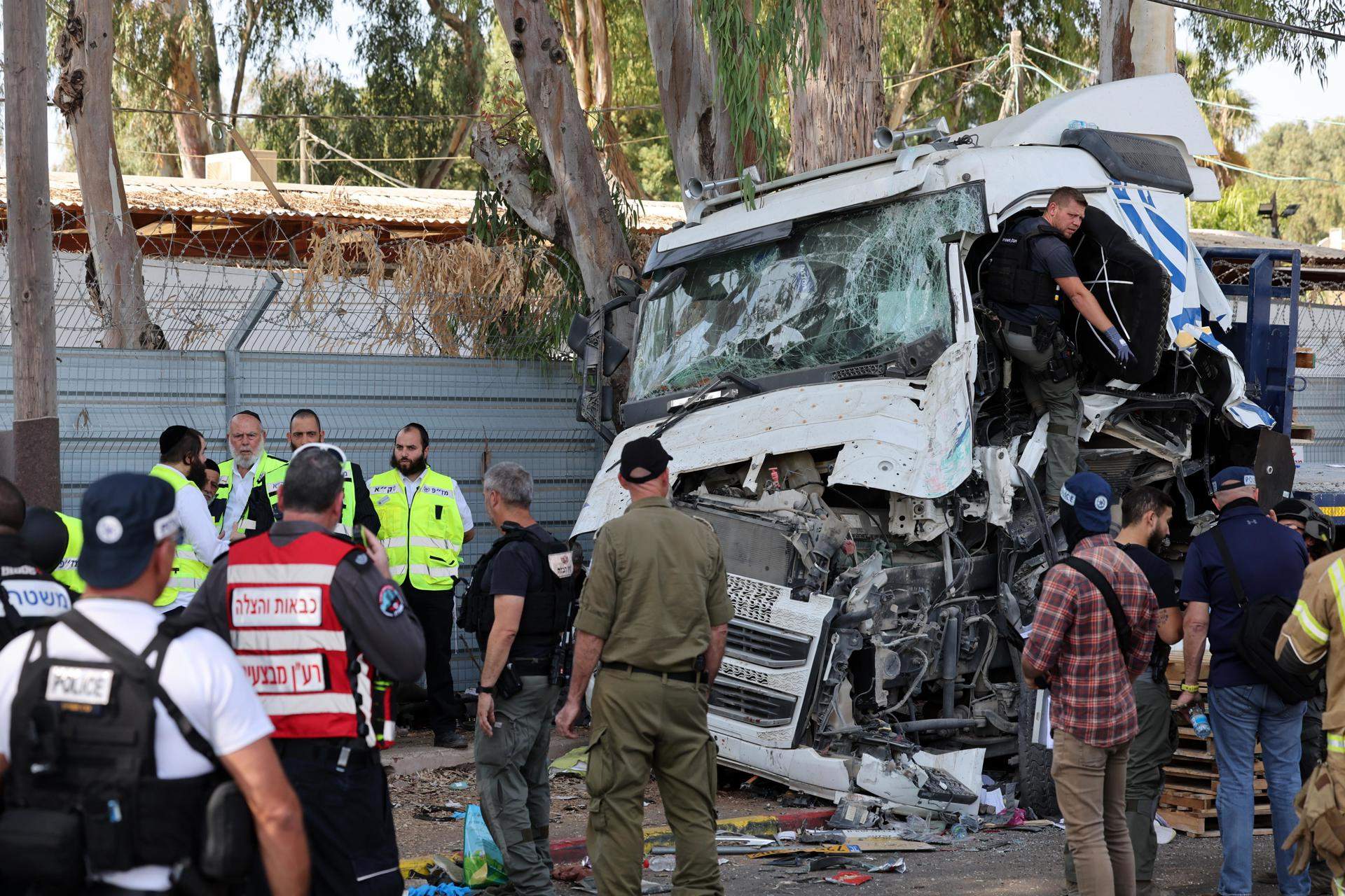 Un muerto y más de 30 heridos en un atropello en Tel Aviv: investigan si es un atentado terrorista