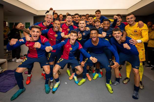 El Barça celebra la victoria al Clásico en el vestuario del Santiago Bernabéu / Foto: FC Barcelona