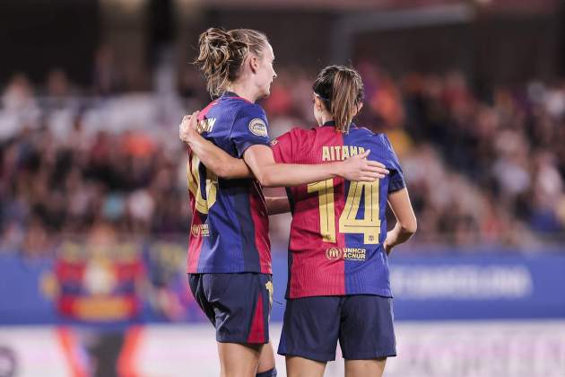 Aitana Bonmatí i Graham Hansen durant un partit amb el Barça / Foto: Europa Press