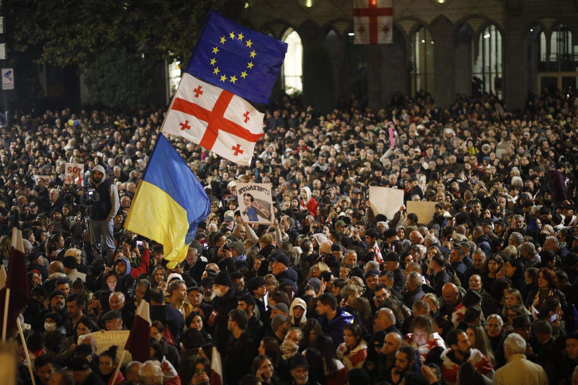 Indignación en Georgia: movilizaciones multitudinarias de los proeuropeos por el posible fraude electoral