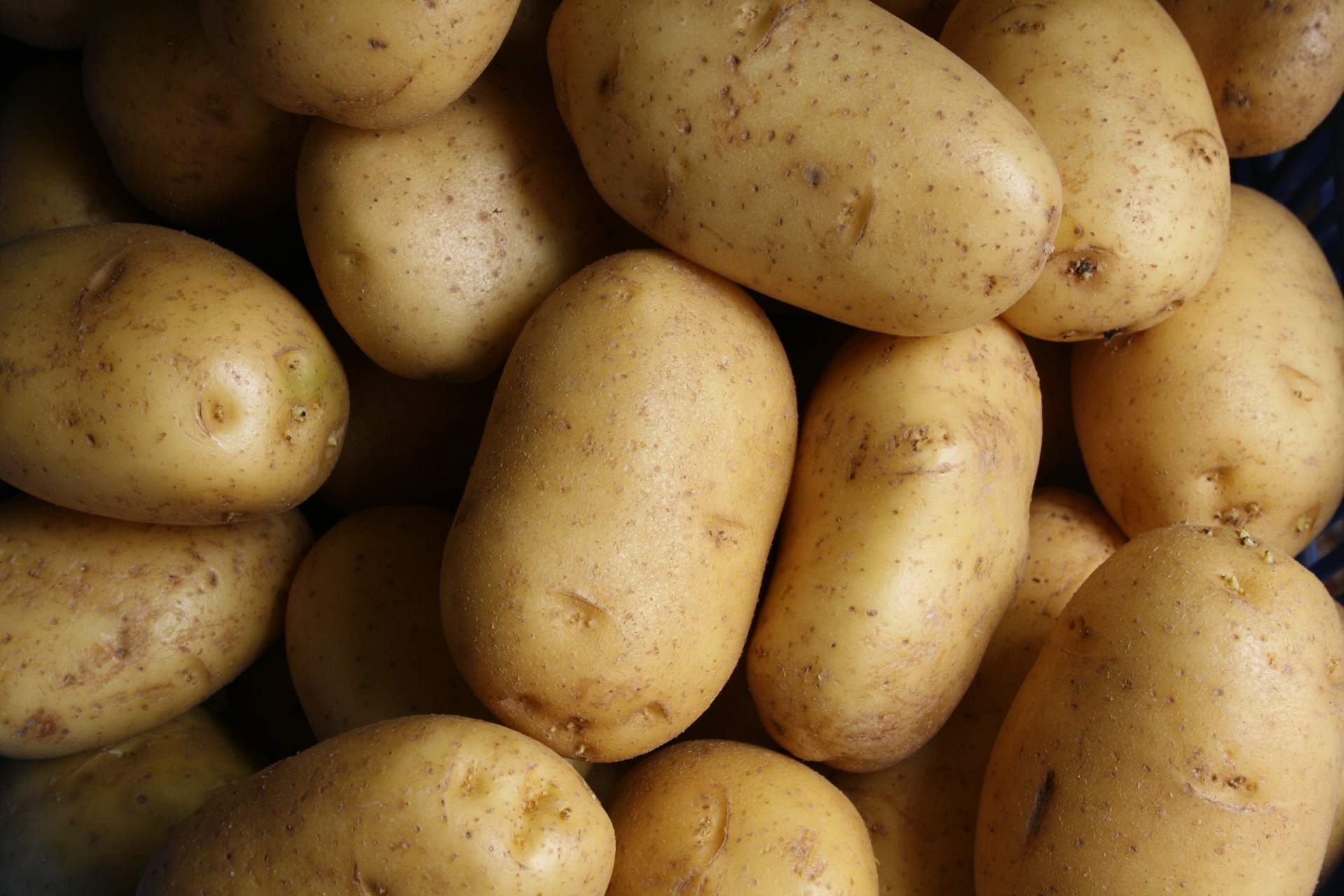 Por si no lo sabías: puedes hacer patatas fritas como las de bolsa en casa y es facilísimo