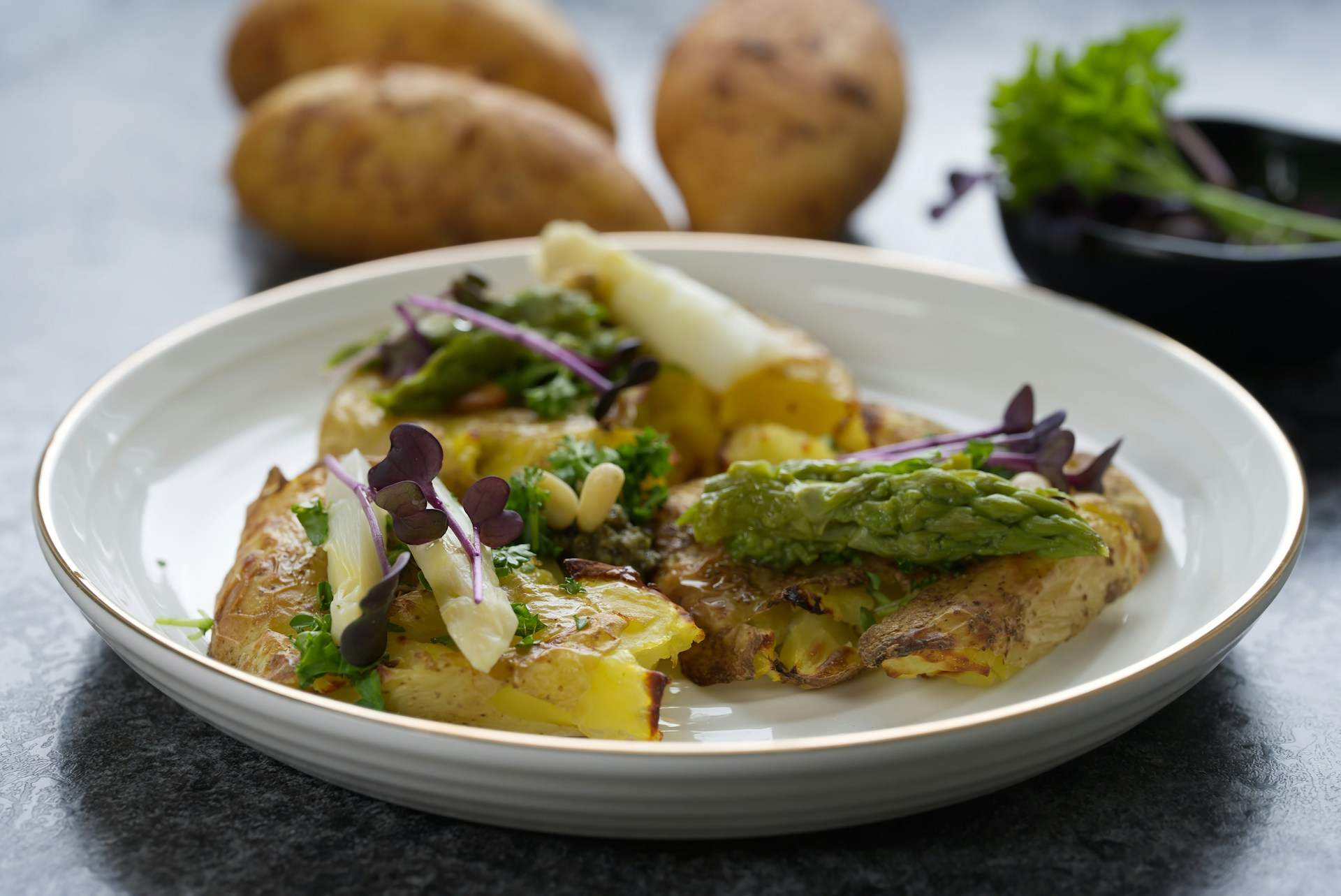 Patatas aplastadas: la receta que todos te querrán copiar