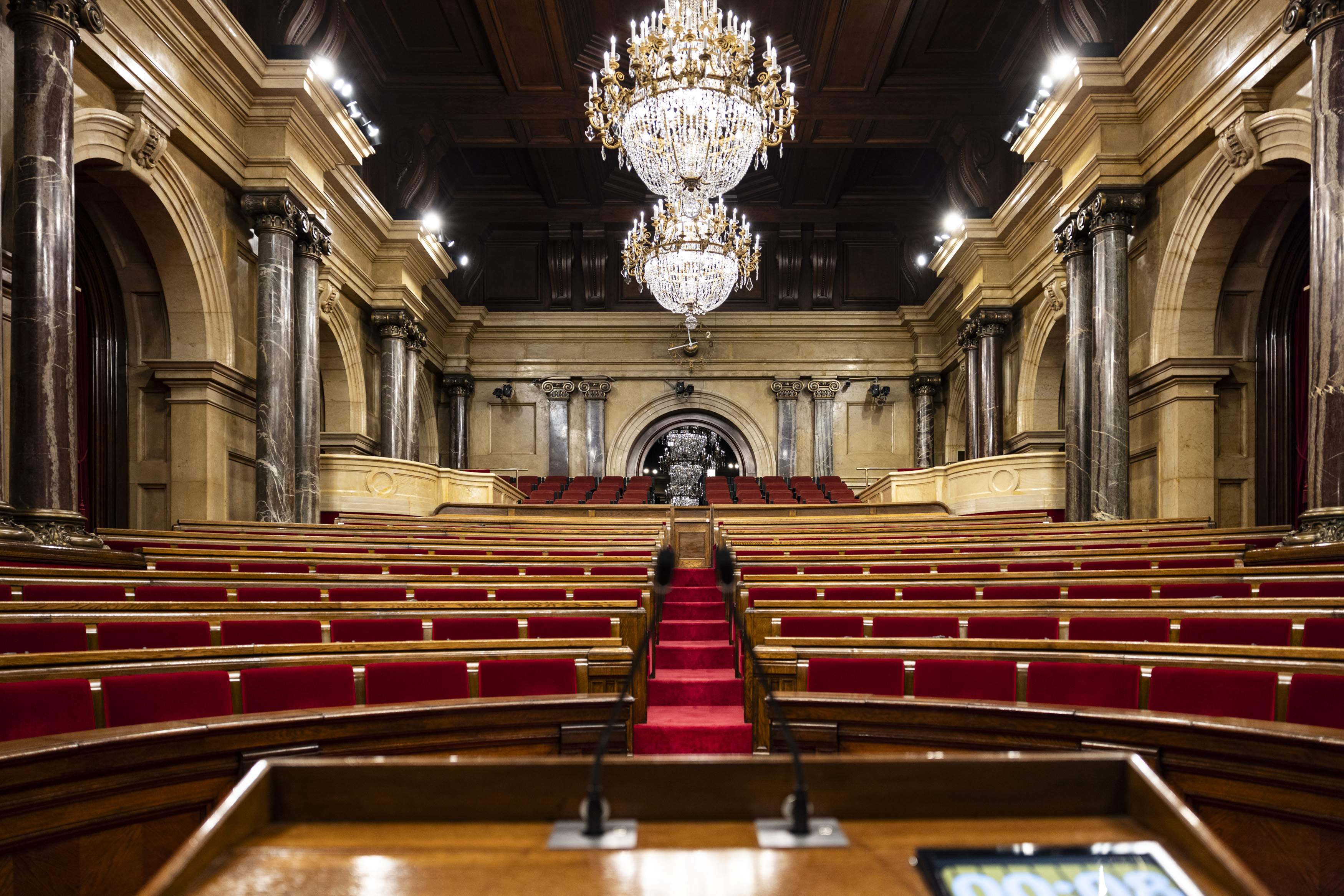 Les dones al Parlament de Catalunya: d'una presència irrisòria a la majoria absoluta